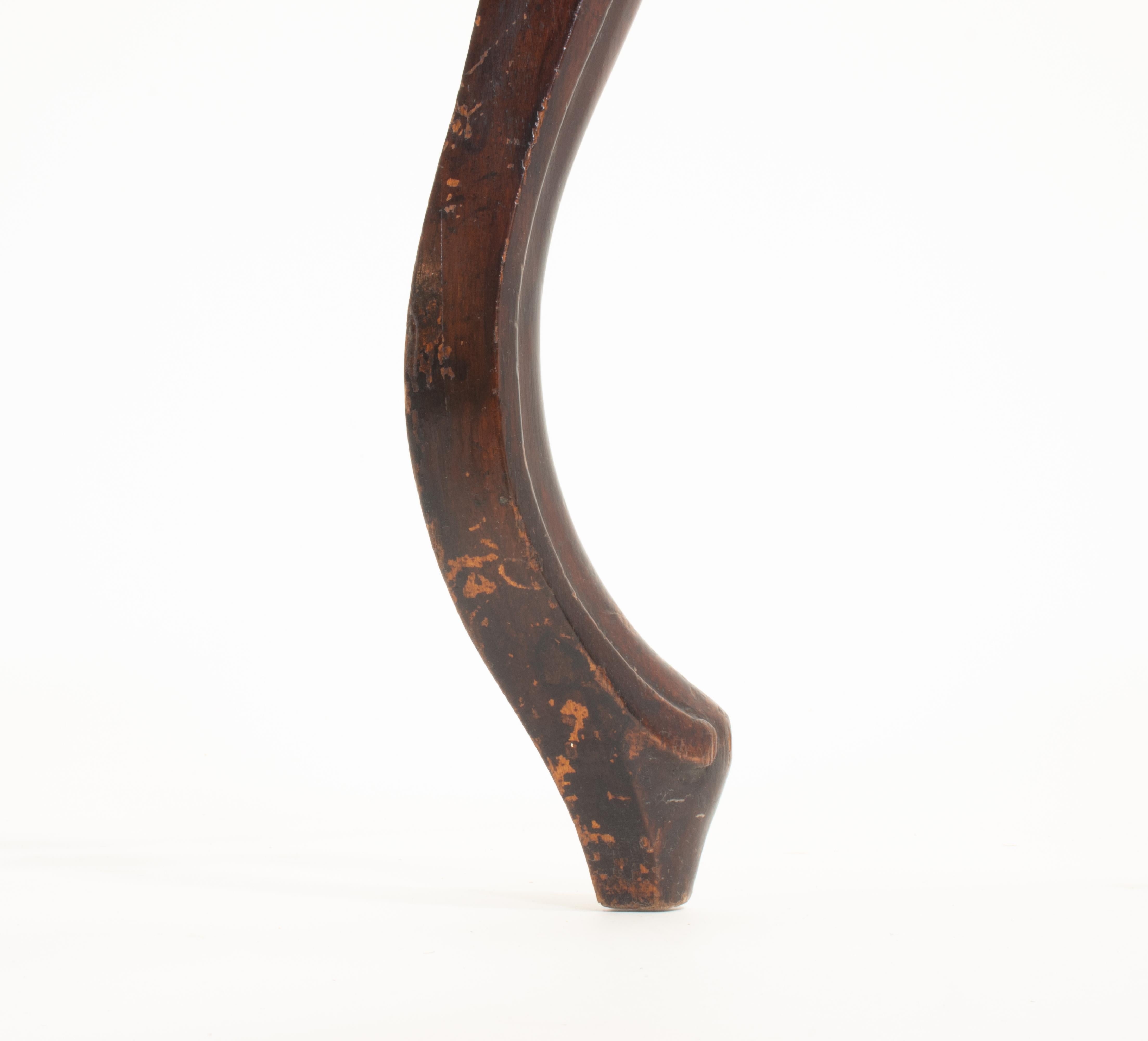 Paar englische viktorianische Mahagoni-Sessel der Gotik des 19. im Angebot 13