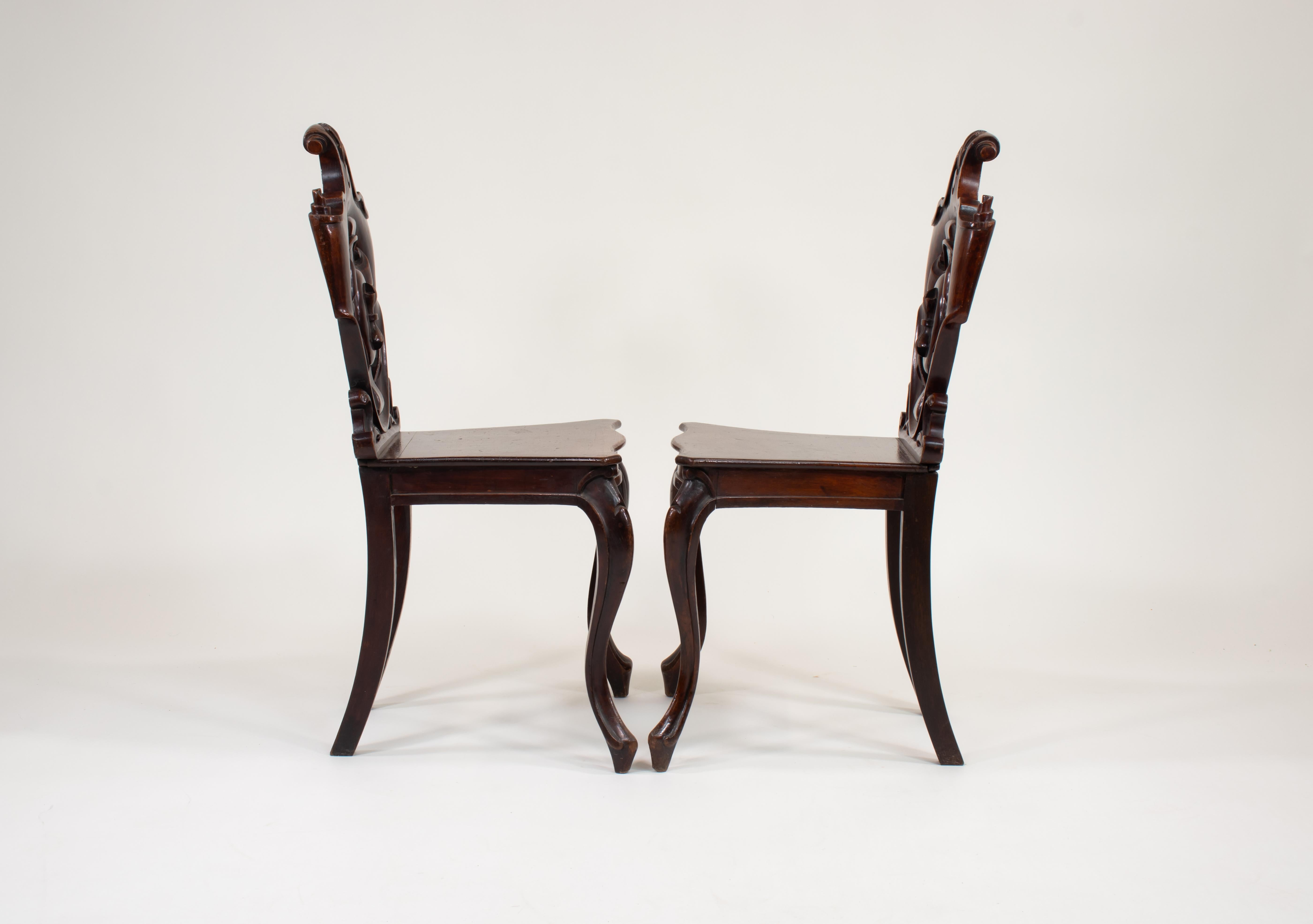 Paar englische viktorianische Mahagoni-Sessel der Gotik des 19. (Englisch) im Angebot