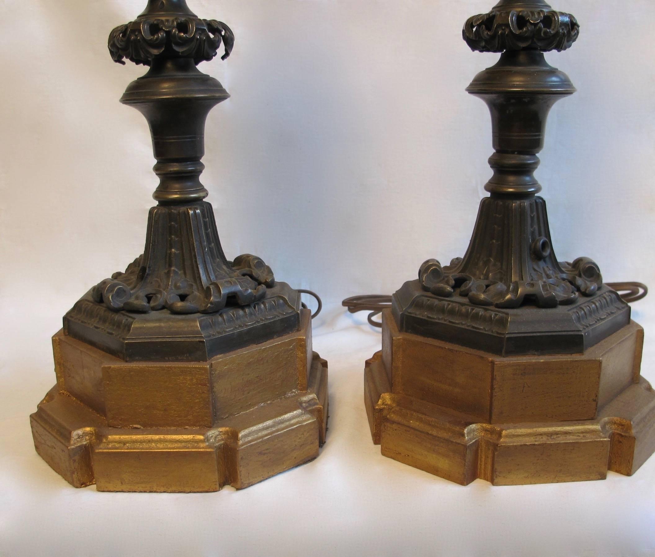 Pair of 19th Century European Bronze Newel Post Urn Lamps In Good Condition For Sale In San Francisco, CA