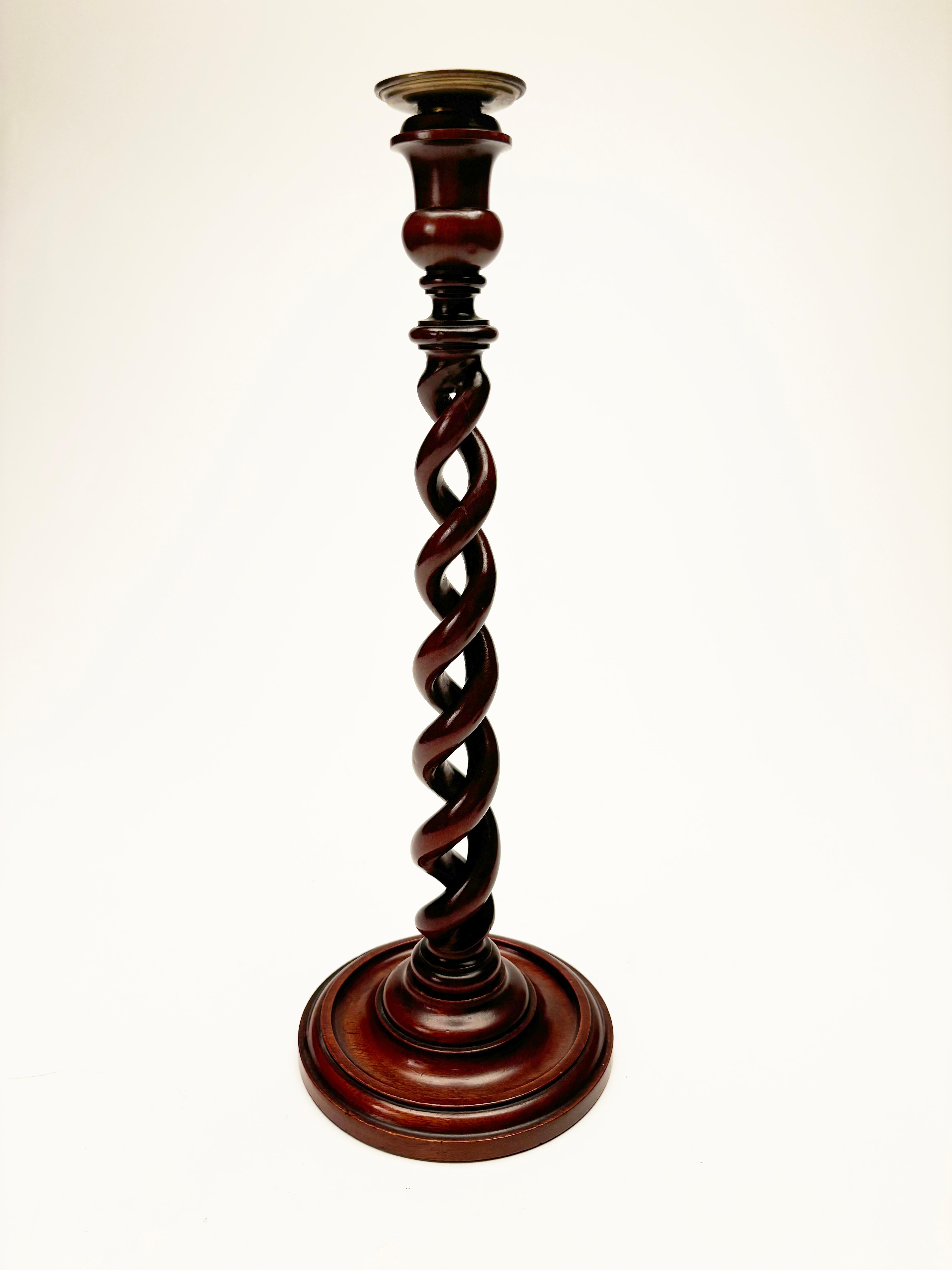 Fatto a mano Coppia di candelabri aperti in mogano del XIX secolo in vendita