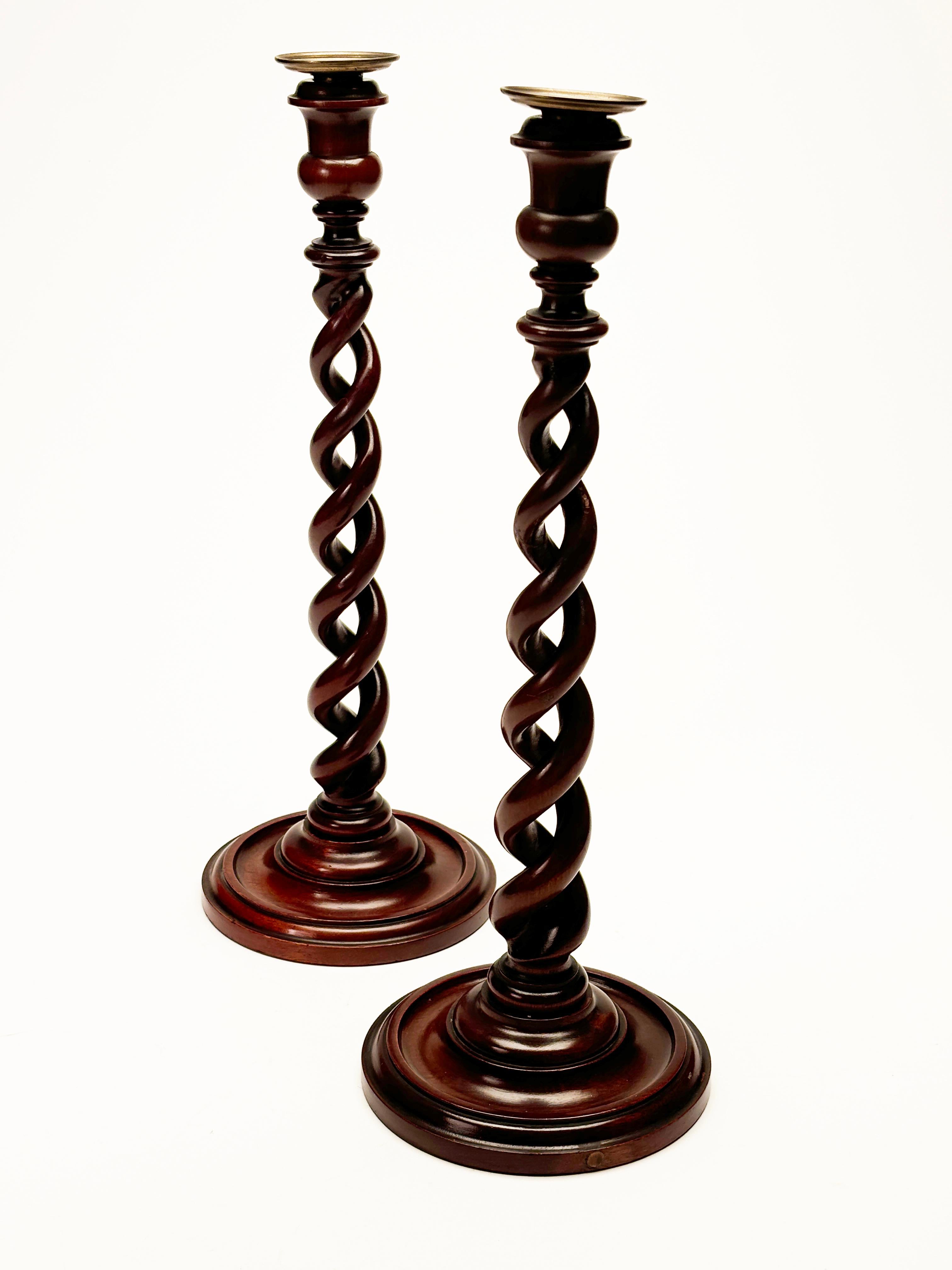 Georgiano Coppia di candelabri aperti in mogano del XIX secolo in vendita