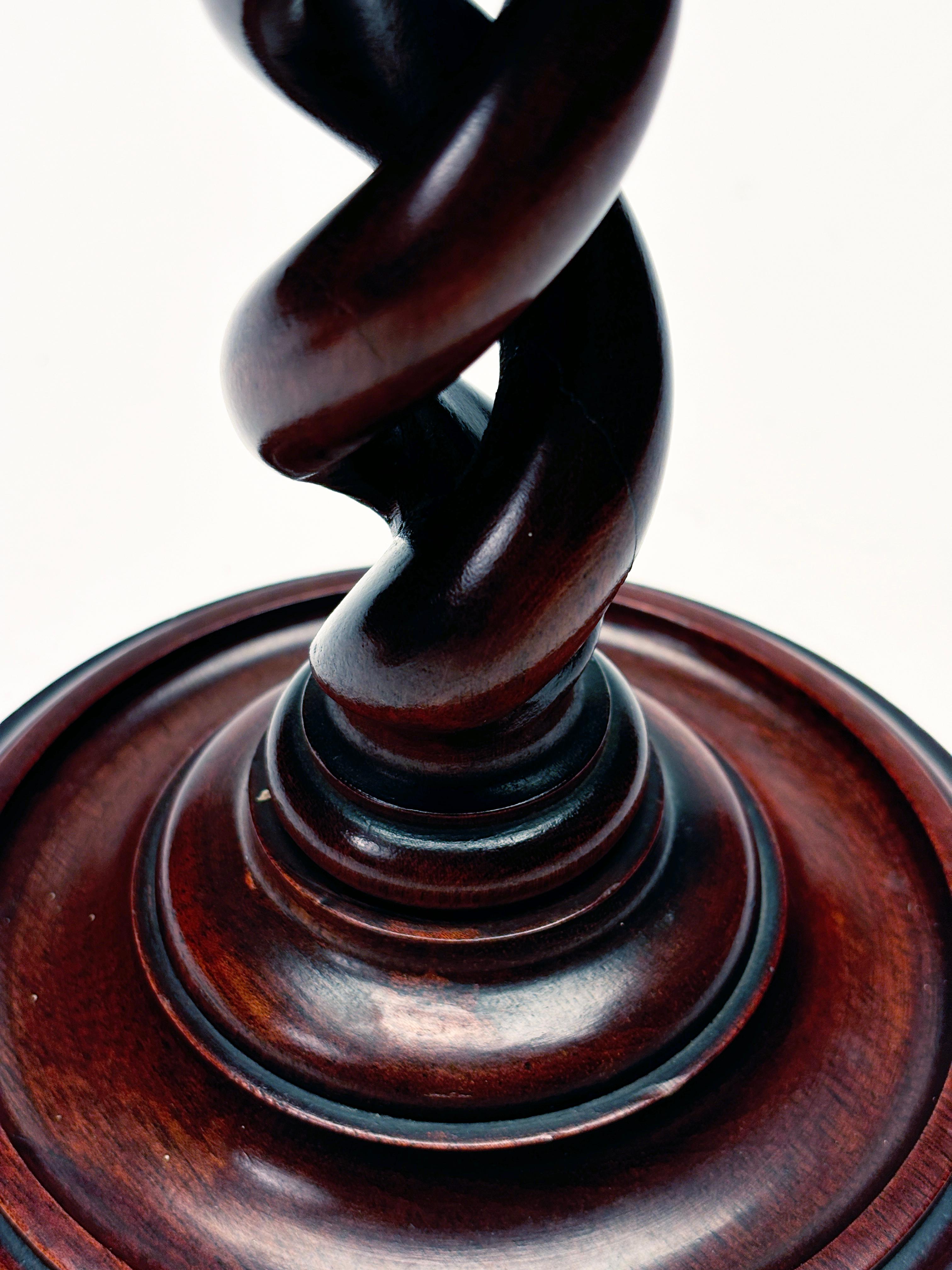 Coppia di candelabri aperti in mogano del XIX secolo in vendita 2