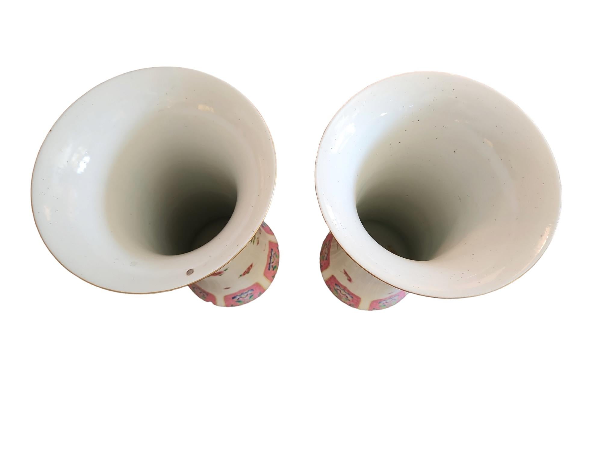 Chinese Export Pair of 19th Century Famille Rose Beaker Vases For Sale