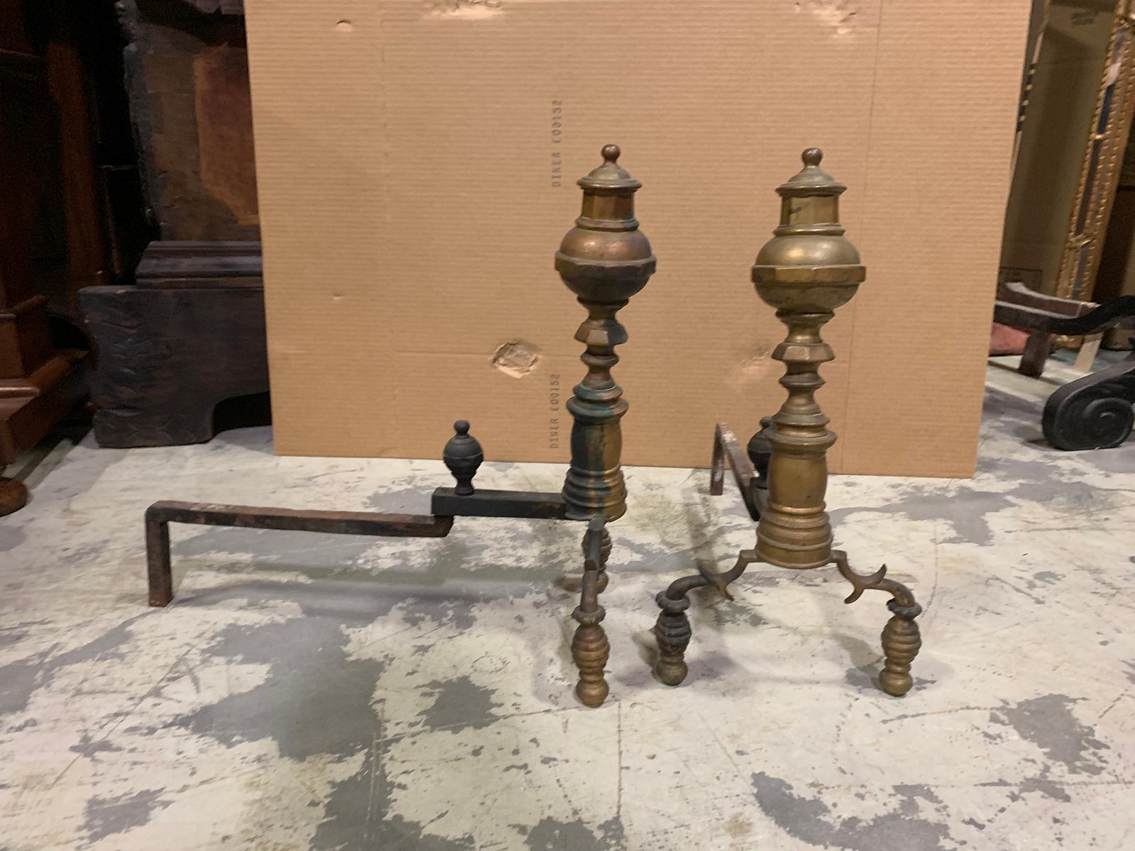 Pair of 19th Century Federal Style Brass Andirons In Good Condition For Sale In Atlanta, GA