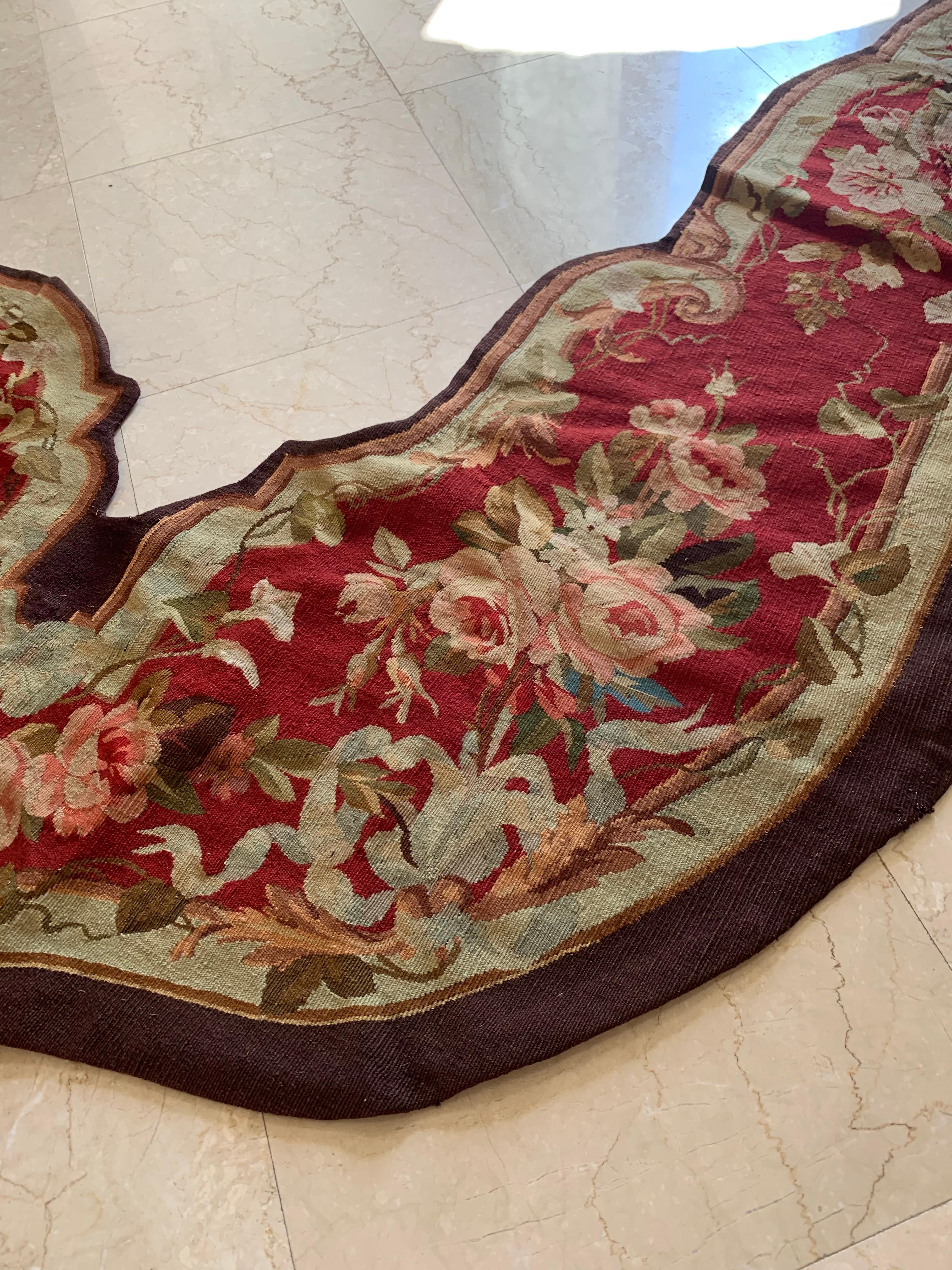 Coppia di arazzi decorativi francesi Aubusson Portière del XIX secolo, con motivi floreali in vendita 4