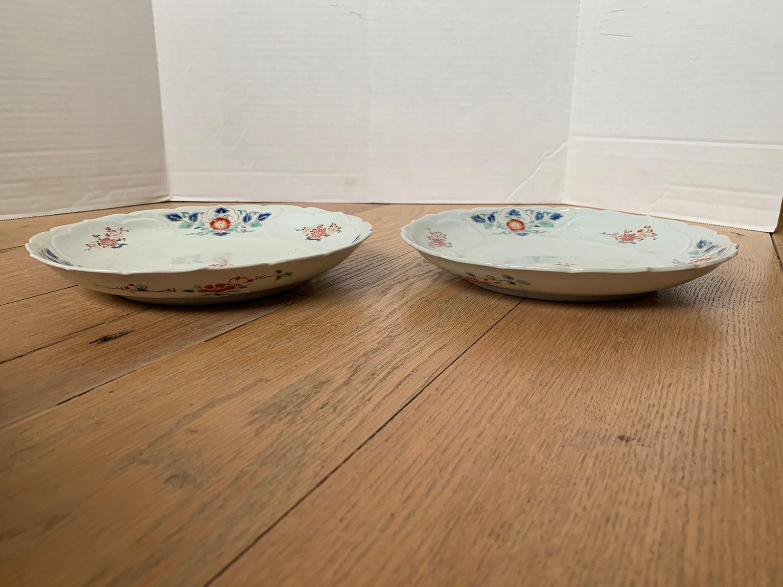 Pair of 19th Century Floral Round Porcelain Plates with Scalloped Edge, Unmarked For Sale 2