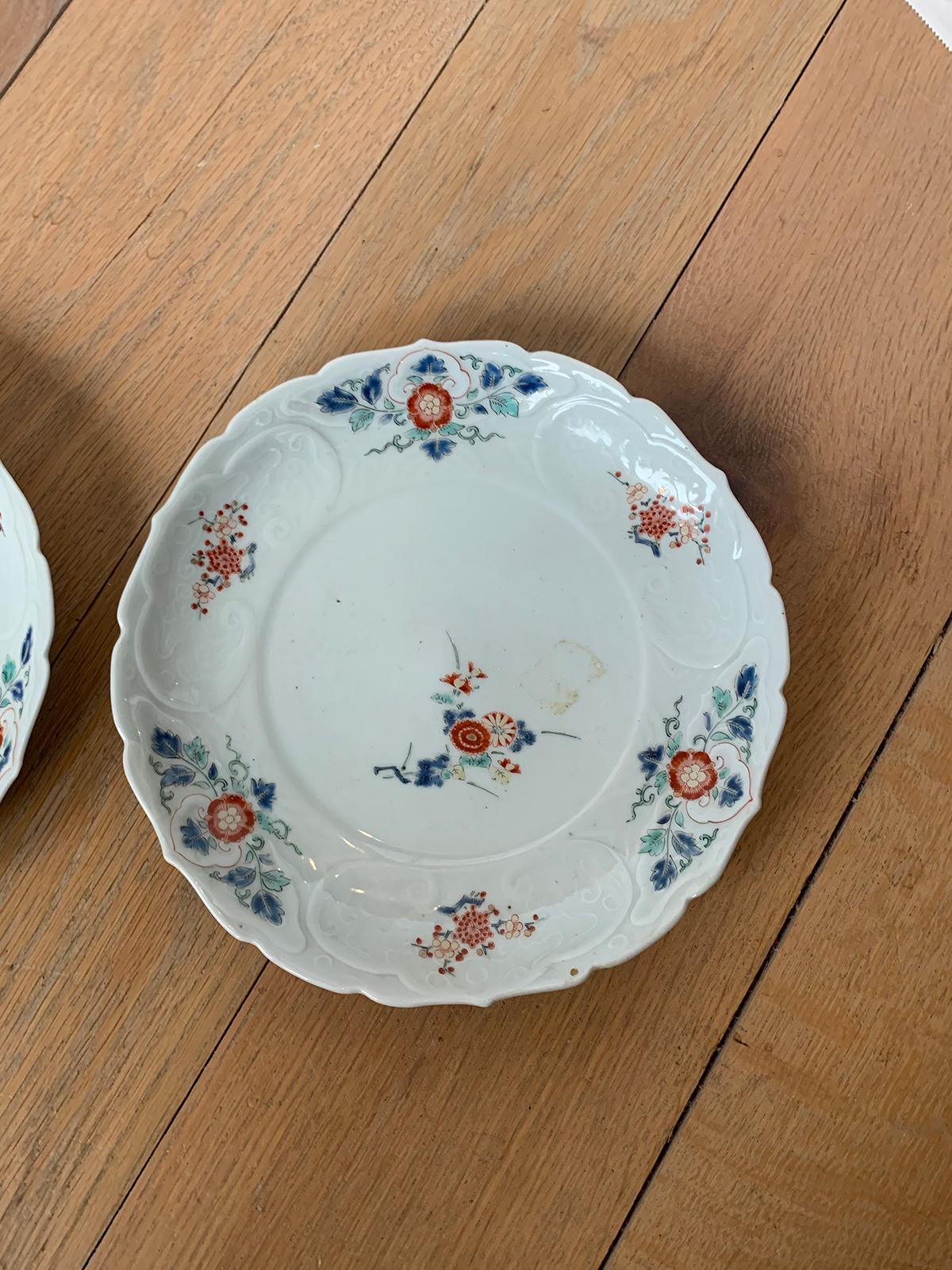 Pair of 19th Century Floral Round Porcelain Plates with Scalloped Edge, Unmarked For Sale 3