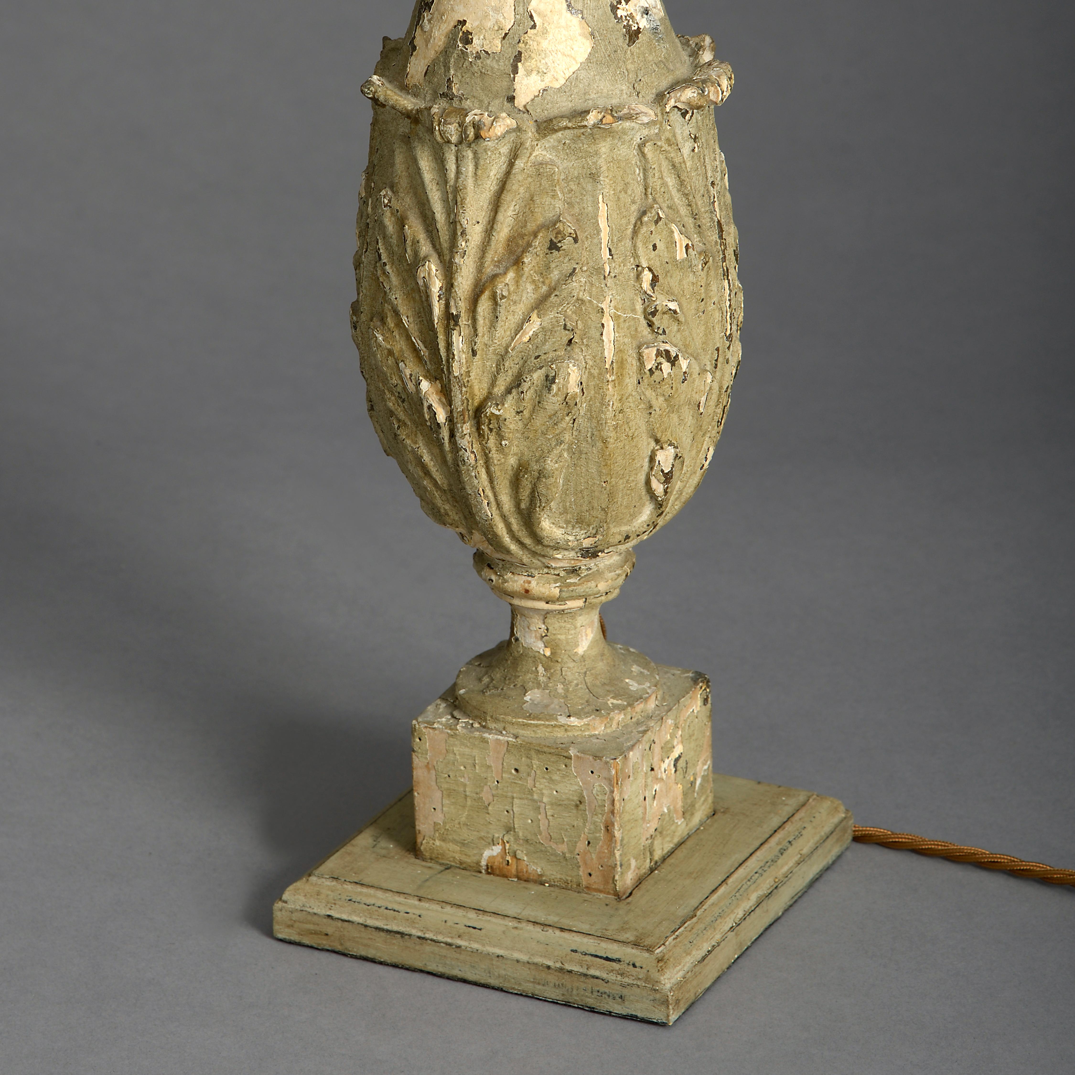 Paar blattförmig geschnitzte Balustradenlampen aus dem 19. Jahrhundert (Französisch) im Angebot