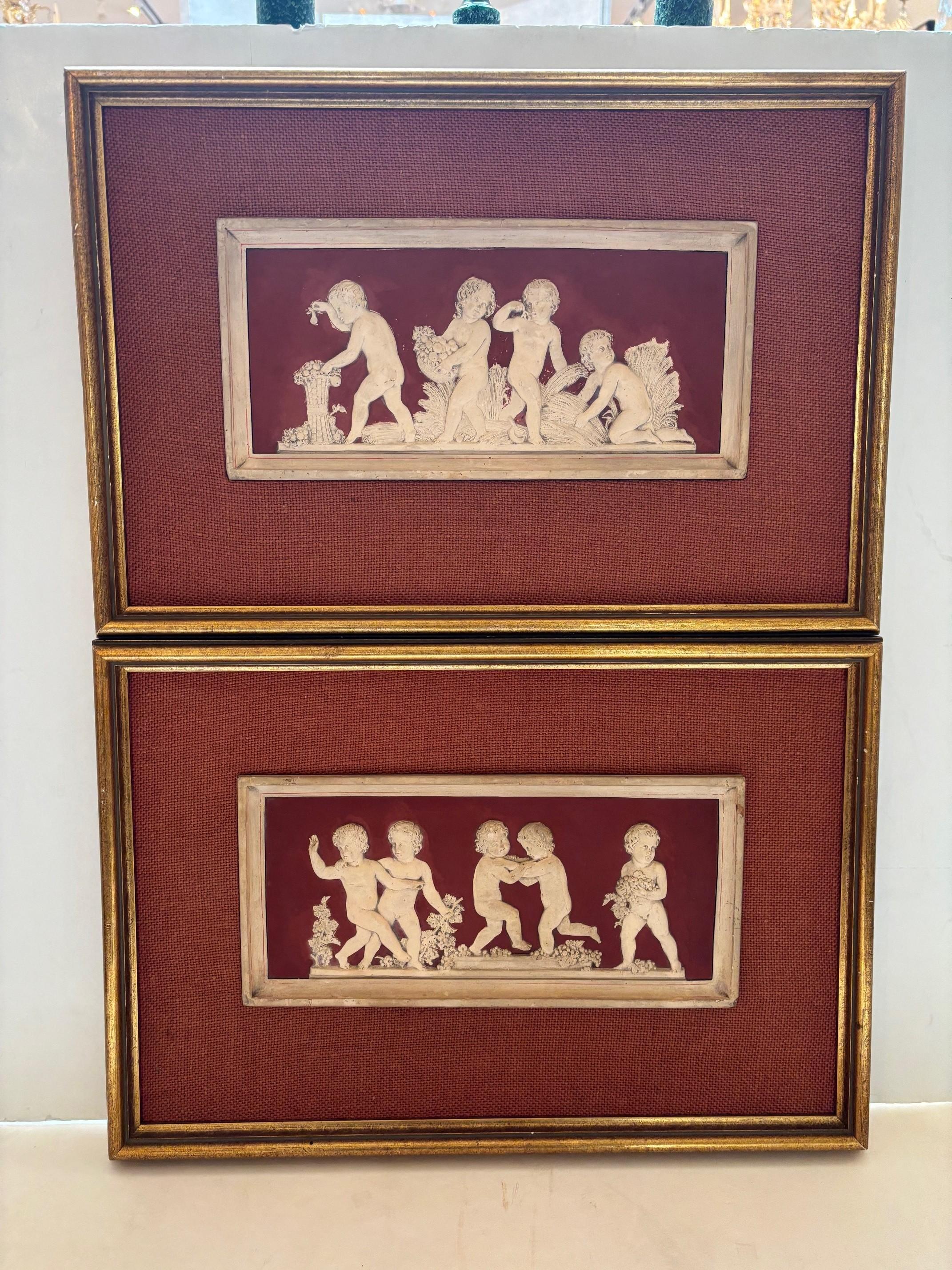 Pair of 19th Century Framed Neoclassical Plaque by Danish Artist Peter Ipsen (Spätes 19. Jahrhundert) im Angebot