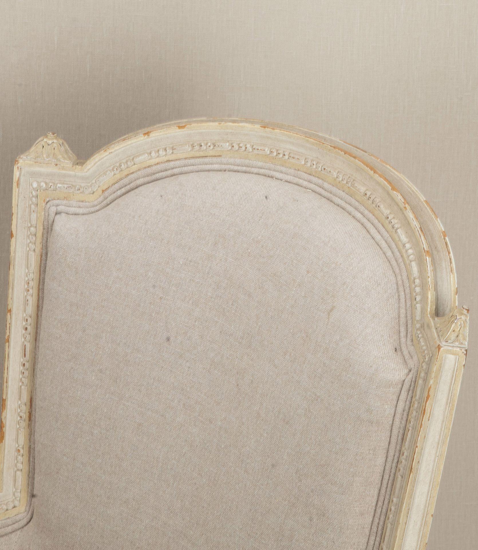 Paire de fauteuils français du 19ème siècle à la manière de Louis XVI Bon état - En vente à Gloucestershire, GB