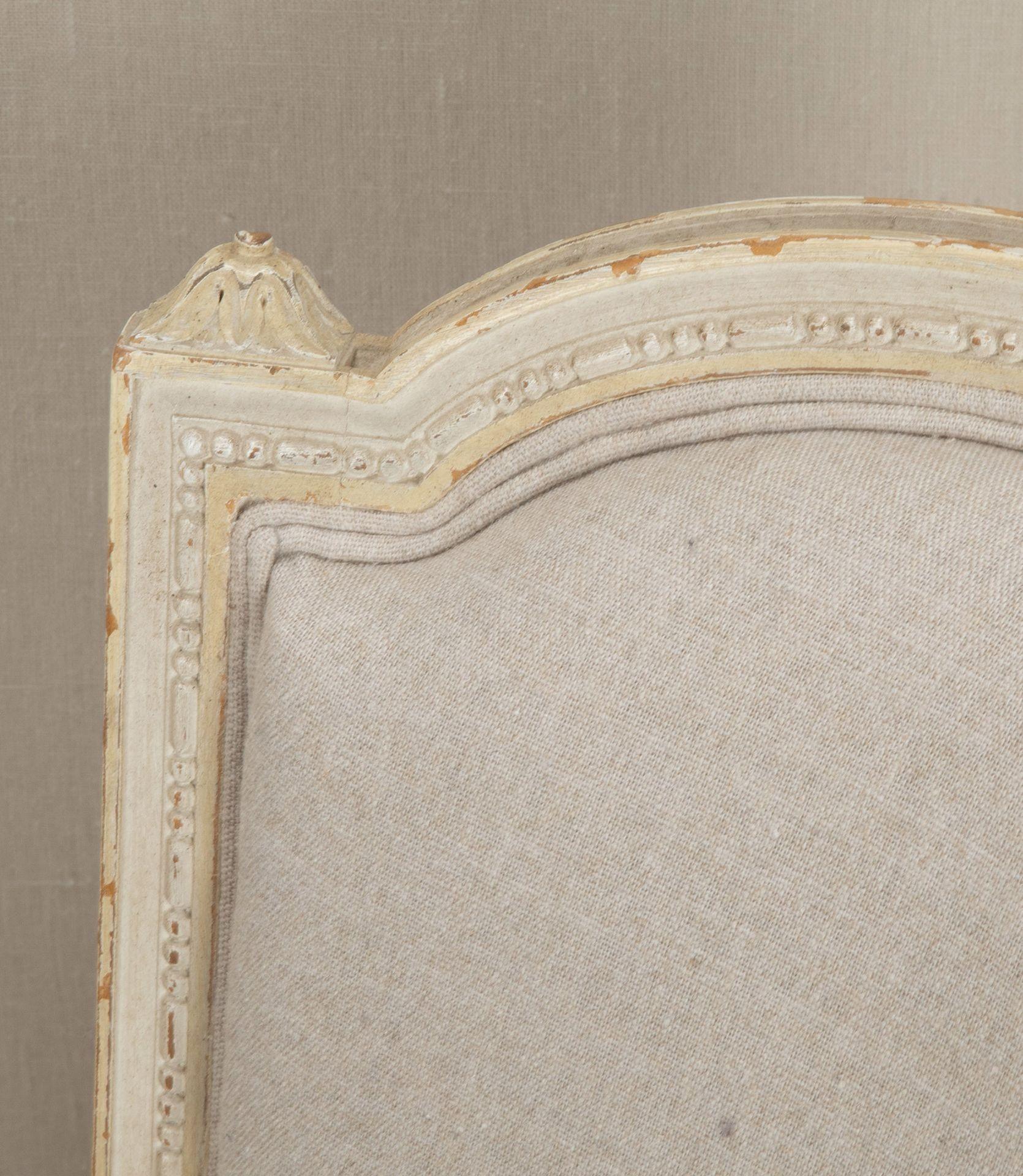 Tissu d'ameublement Paire de fauteuils français du 19ème siècle à la manière de Louis XVI en vente