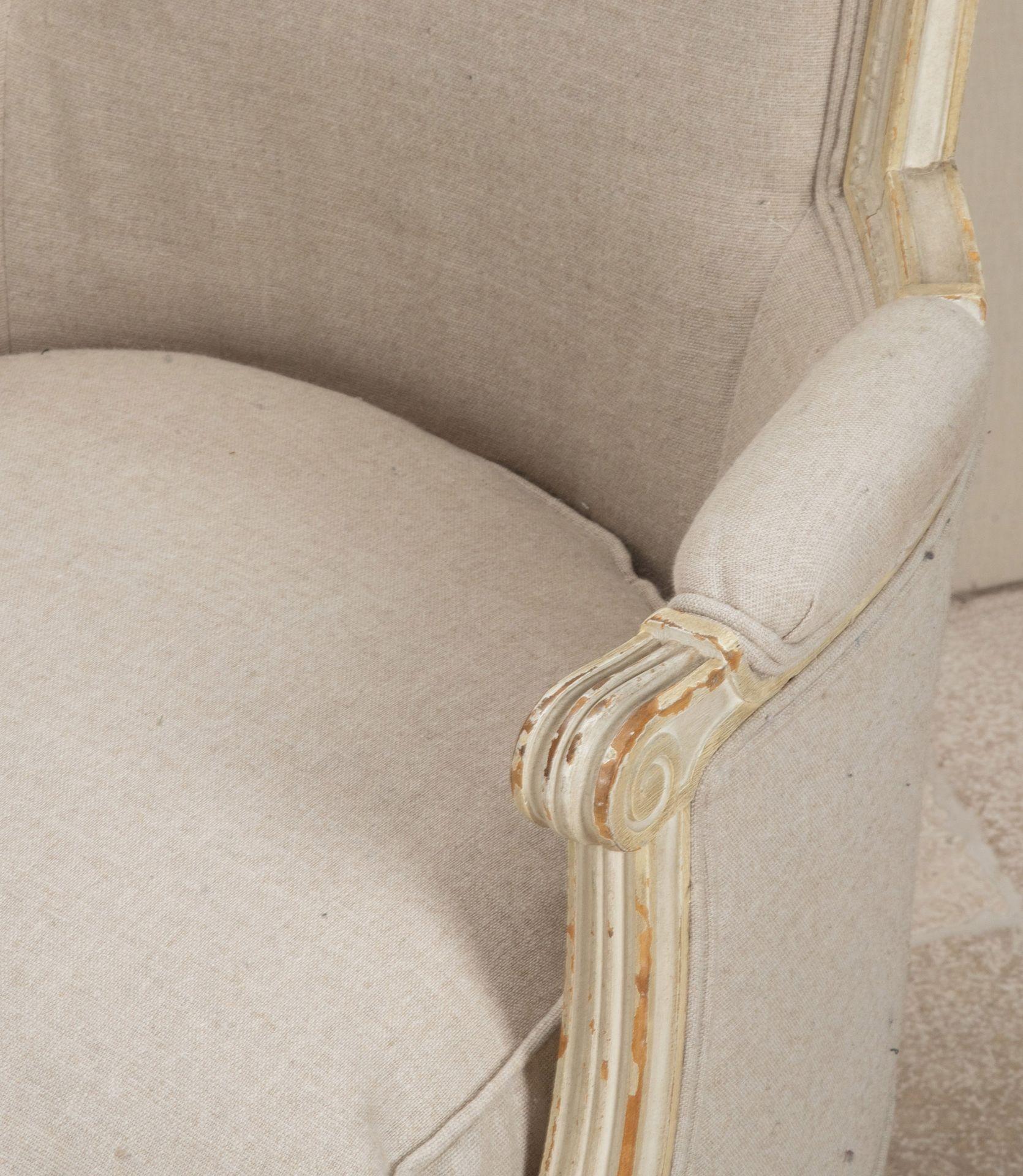 Paire de fauteuils français du 19ème siècle à la manière de Louis XVI en vente 1