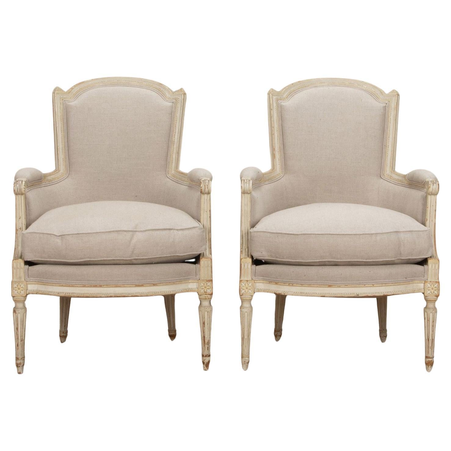 Paire de fauteuils français du 19ème siècle à la manière de Louis XVI en vente
