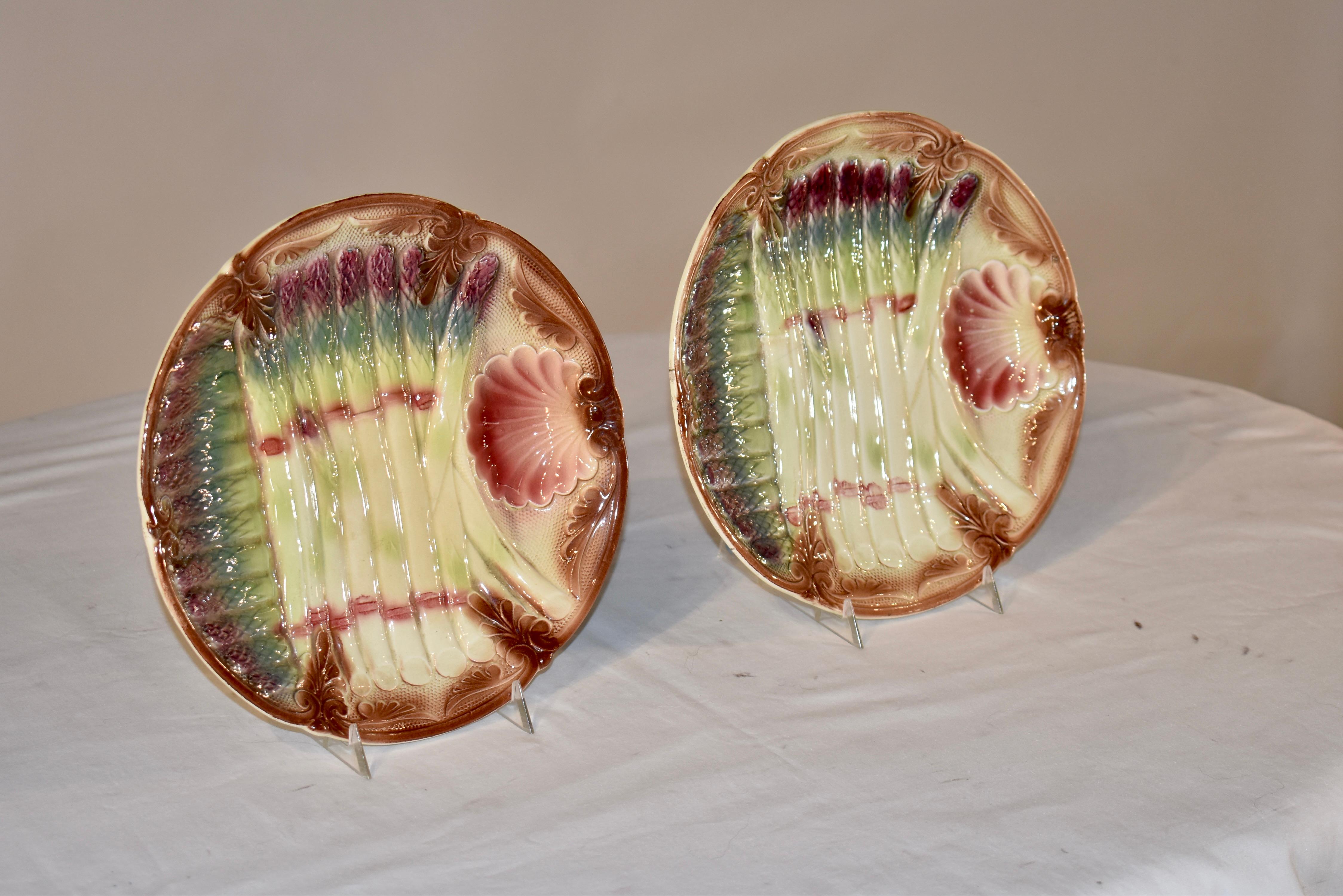 Pair of 19th Century French Asparagus Plates In Good Condition For Sale In High Point, NC