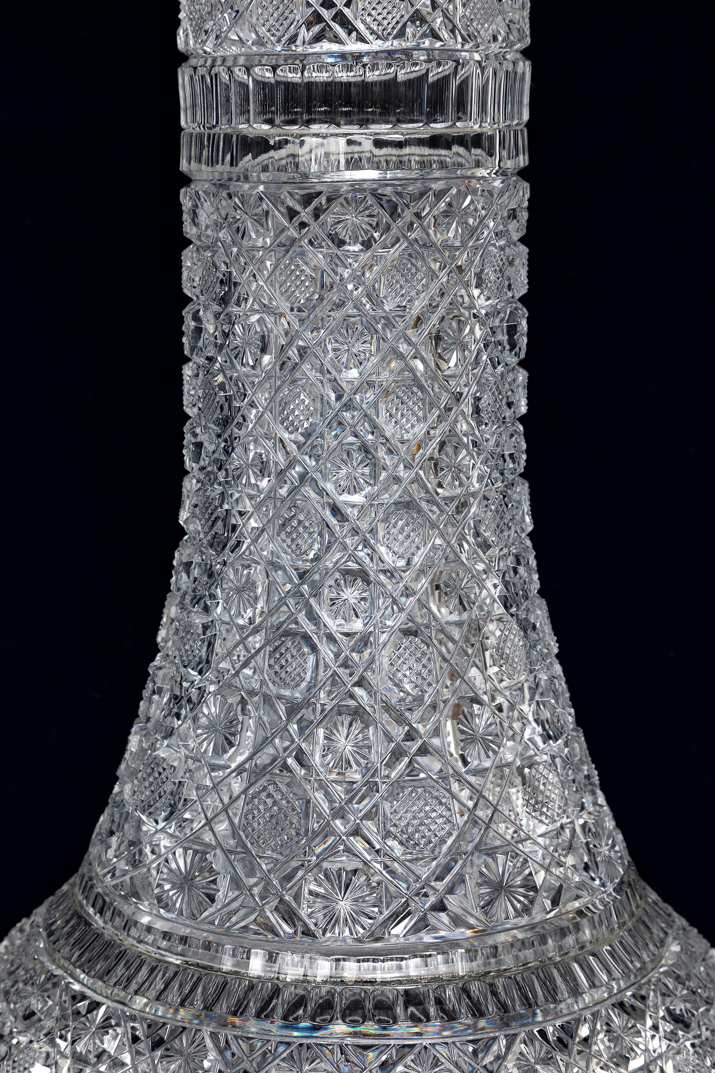 Paire de vases français du 19ème siècle (atribués à Bacarrat) en cristal taillé à la main et diamants en vente 2