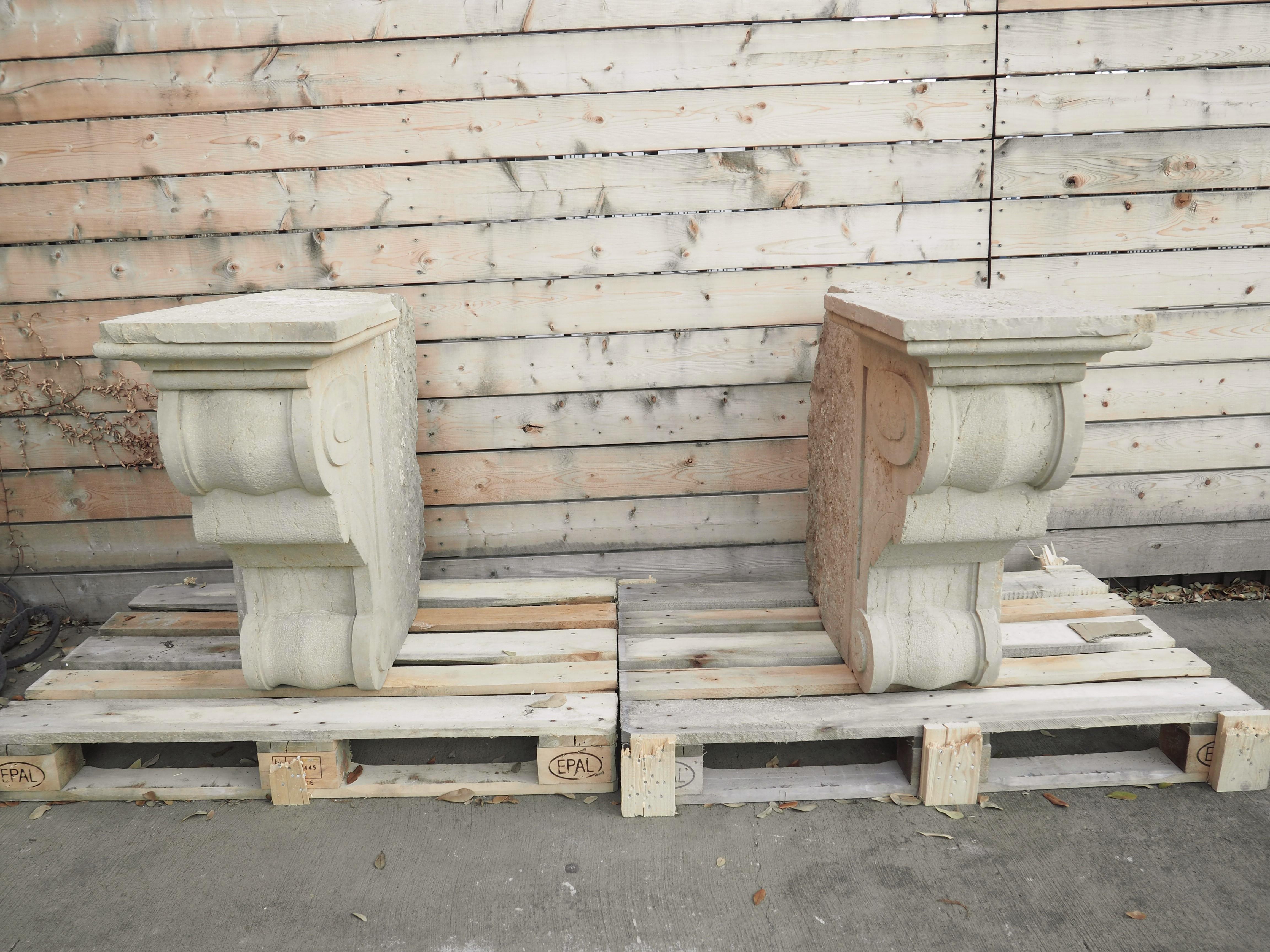 Pair of 19th Century French Balcony Corbels in Carved Pierre de Villebois Stone For Sale 5