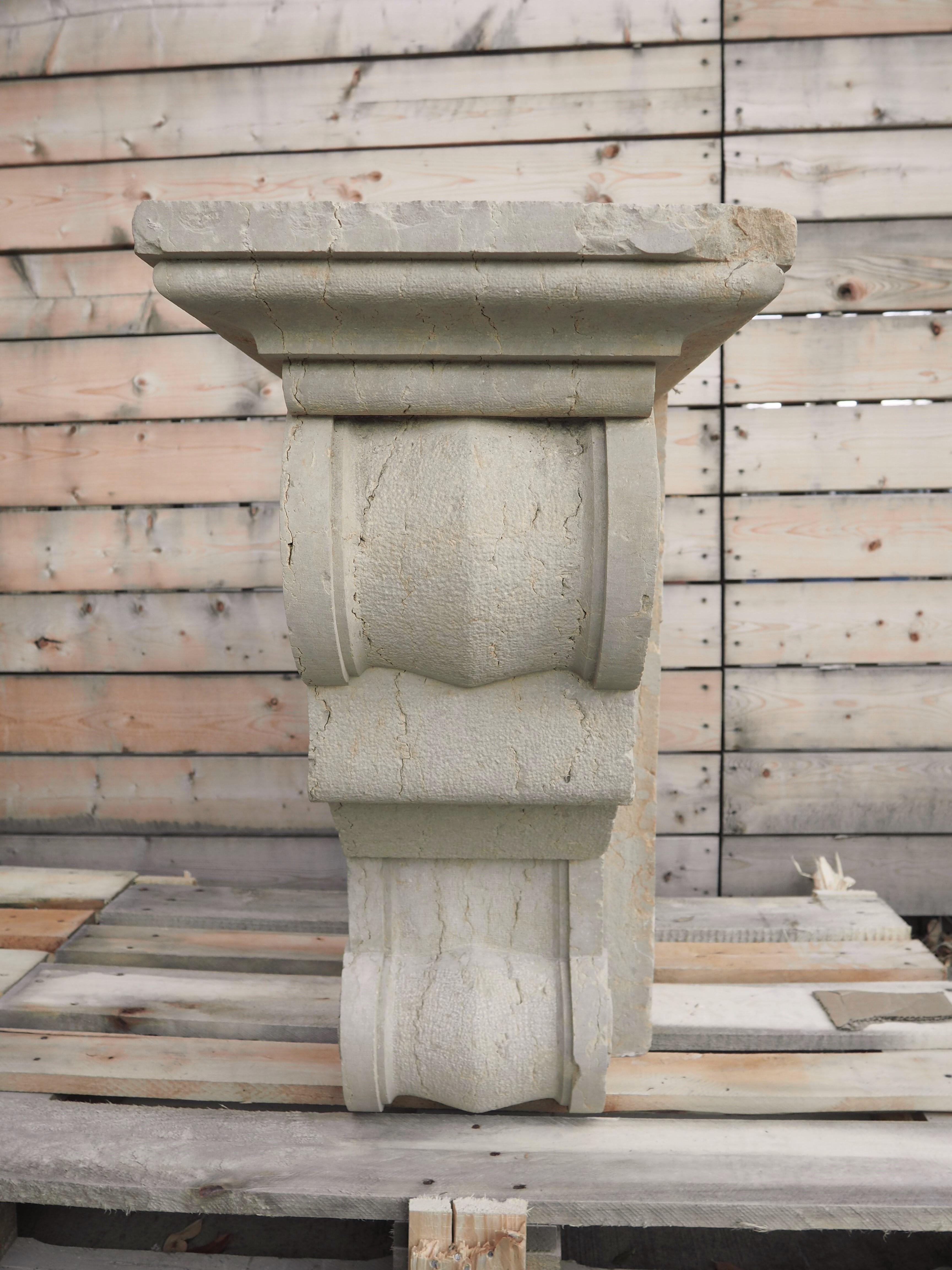 Hand-Carved Pair of 19th Century French Balcony Corbels in Carved Pierre de Villebois Stone For Sale