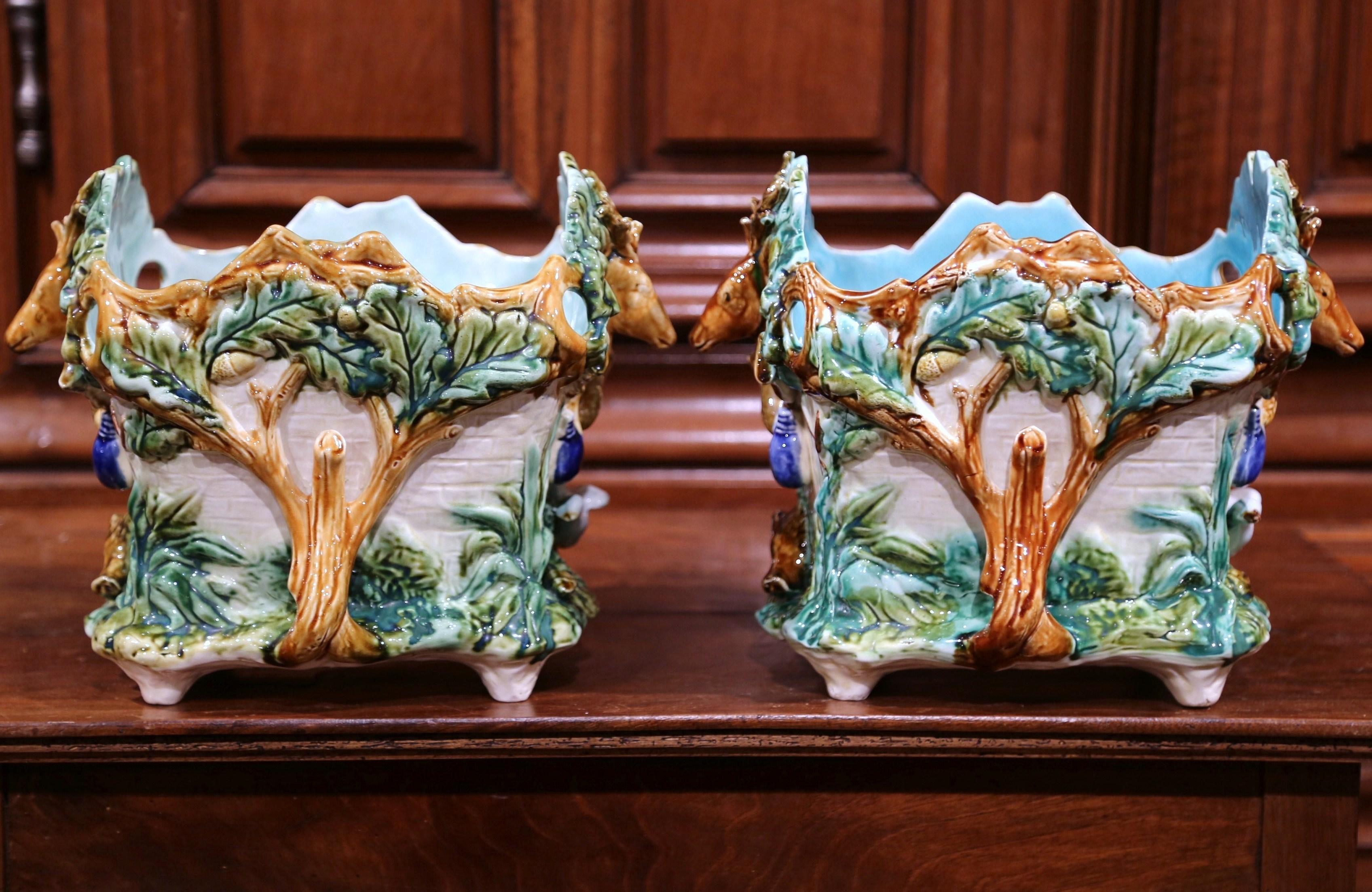 Pair of 19th Century French Barbotine Painted Cachepots with Hunt Trophy Motifs In Excellent Condition In Dallas, TX