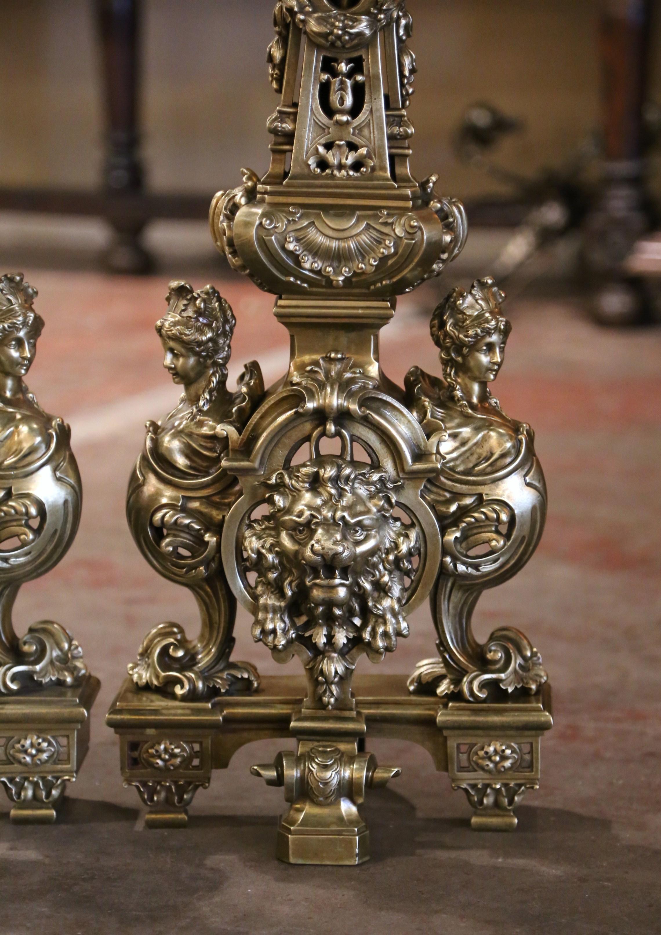 Dorato Coppia di Androni barocchi francesi del XIX secolo con figure di leoni e donne in vendita