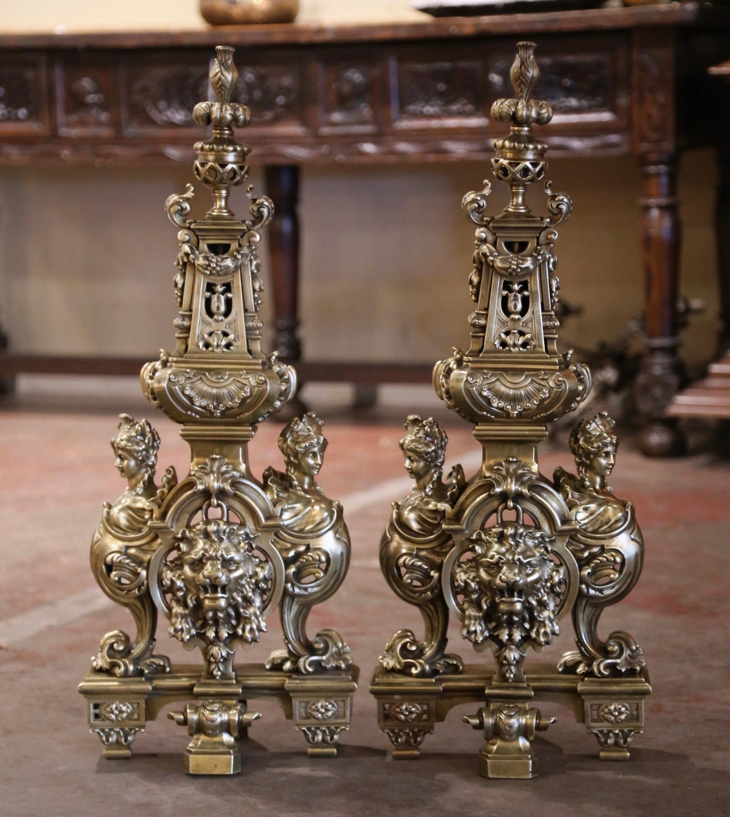 Coppia di Androni barocchi francesi del XIX secolo con figure di leoni e donne In condizioni ottime in vendita a Dallas, TX