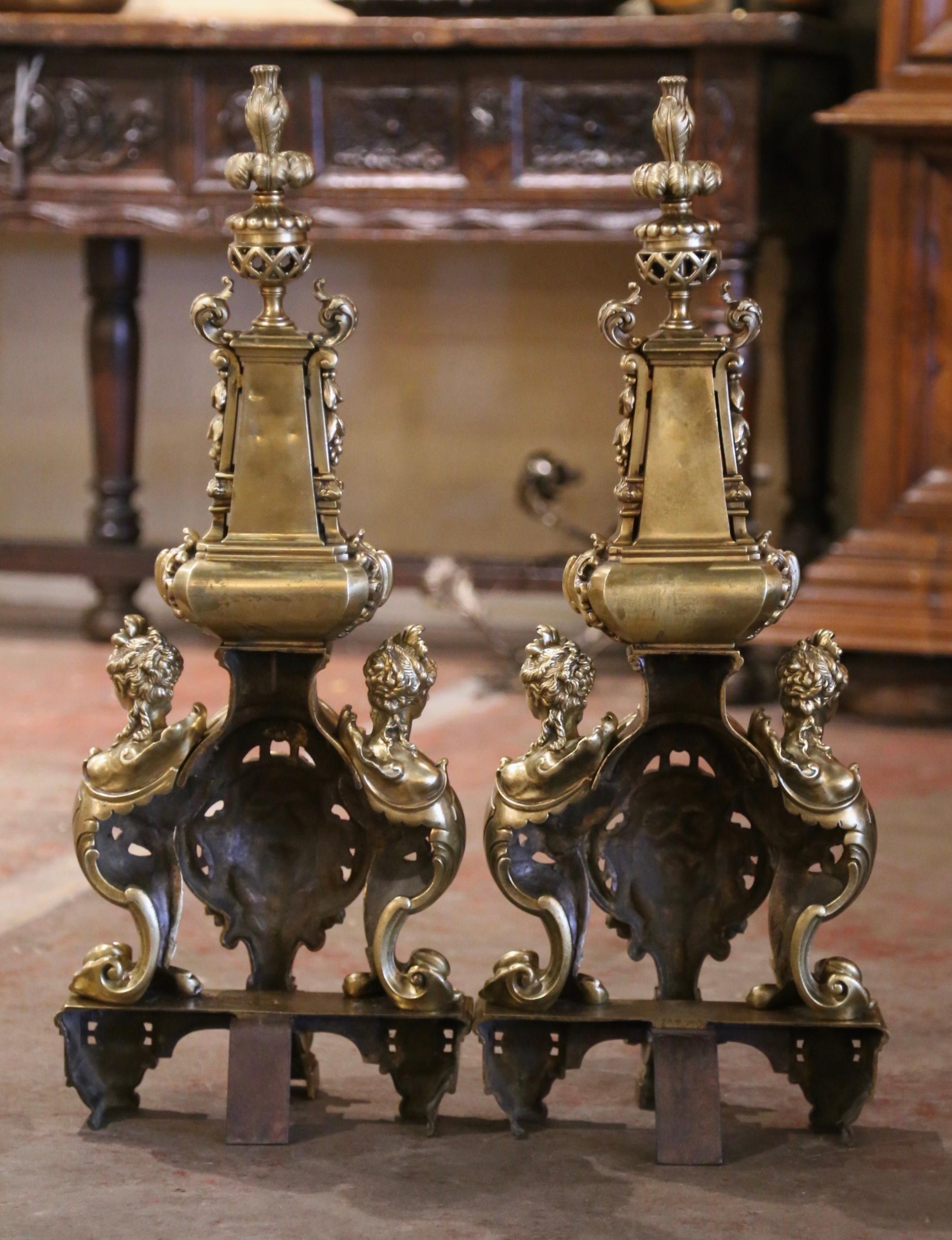 Coppia di Androni barocchi francesi del XIX secolo con figure di leoni e donne in vendita 1