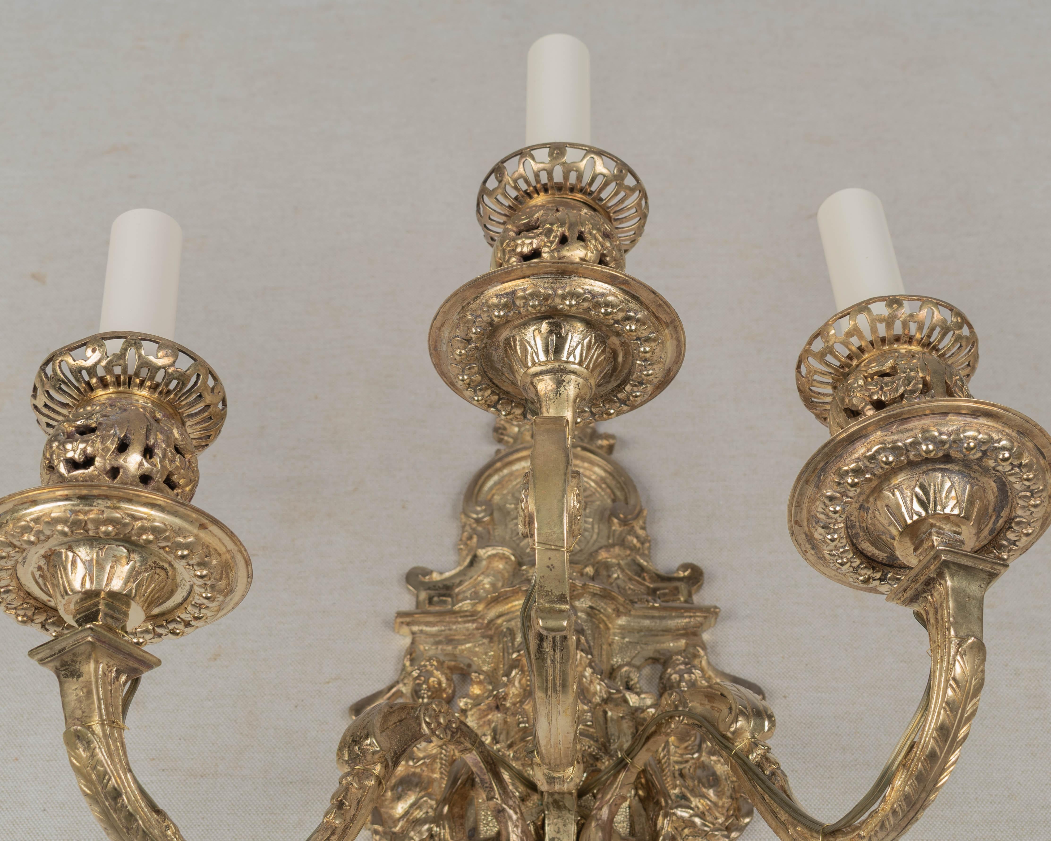 Coppia di appliques barocche francesi in bronzo fuso del XIX secolo in vendita 4