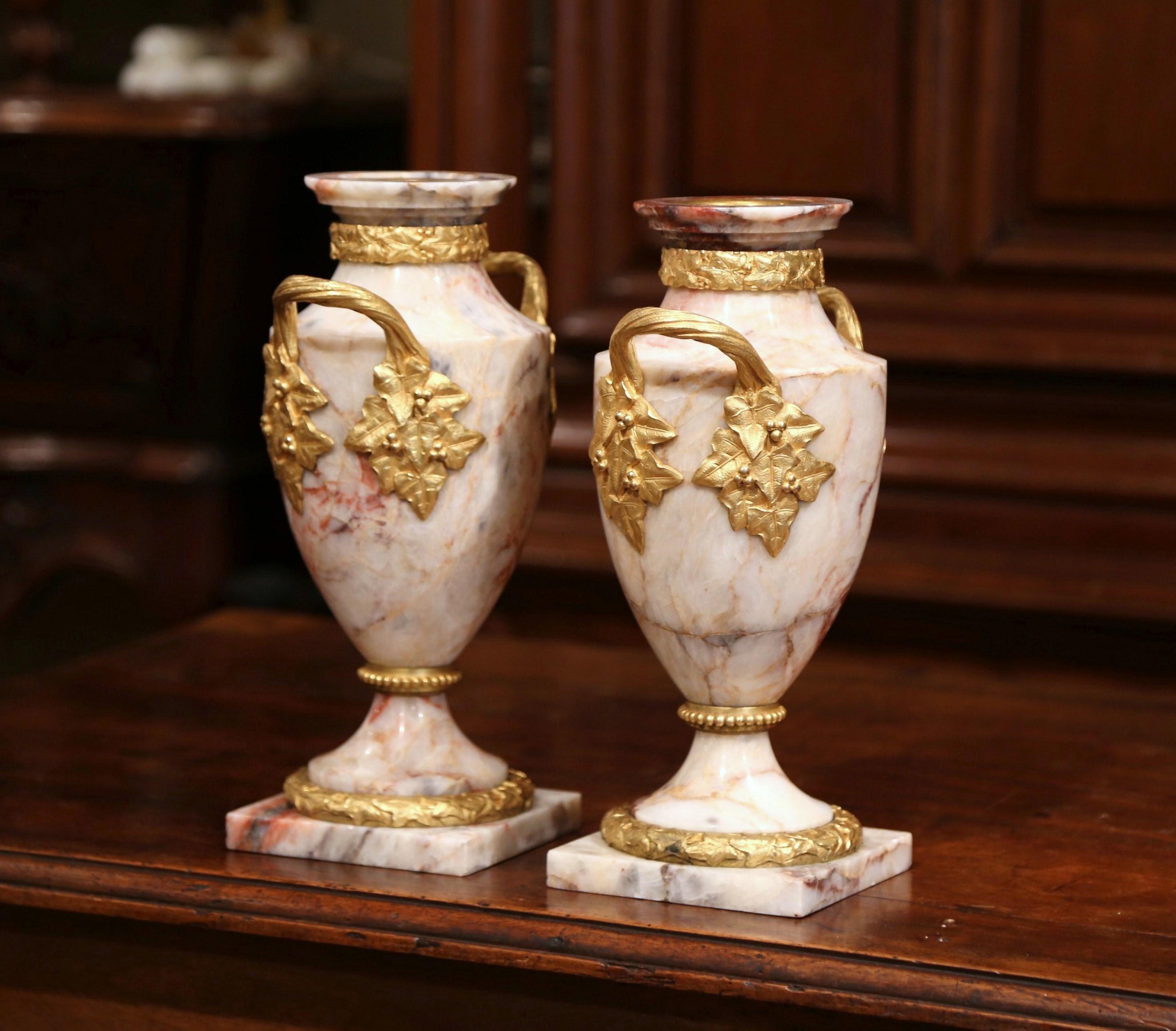 Pair of 19th Century French Marble and Bronze Dore Cassolettes Vases In Excellent Condition In Dallas, TX