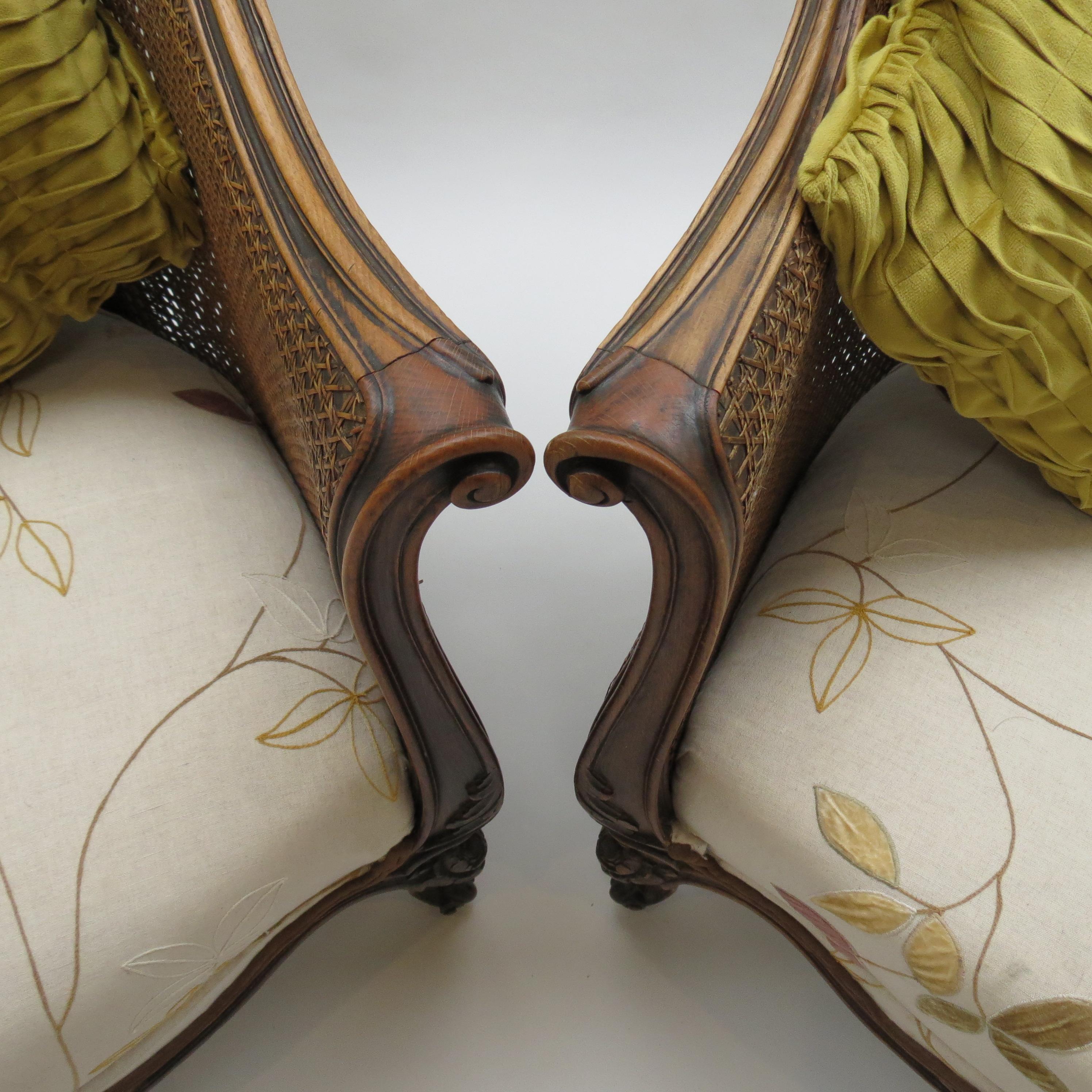 Francese Coppia di sedie da salotto in rattan bergere francesi del XIX secolo in vendita