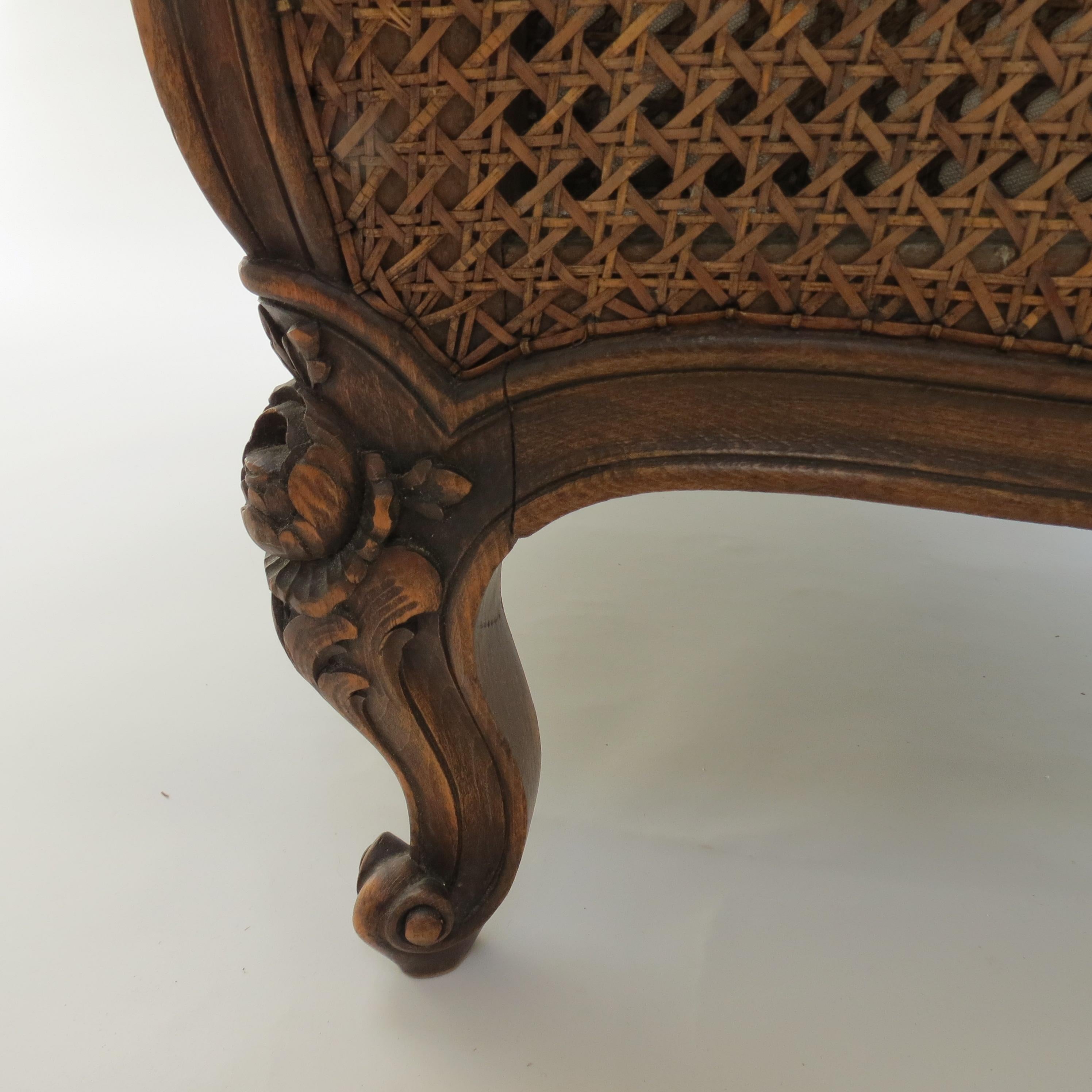 Coppia di sedie da salotto in rattan bergere francesi del XIX secolo in vendita 3