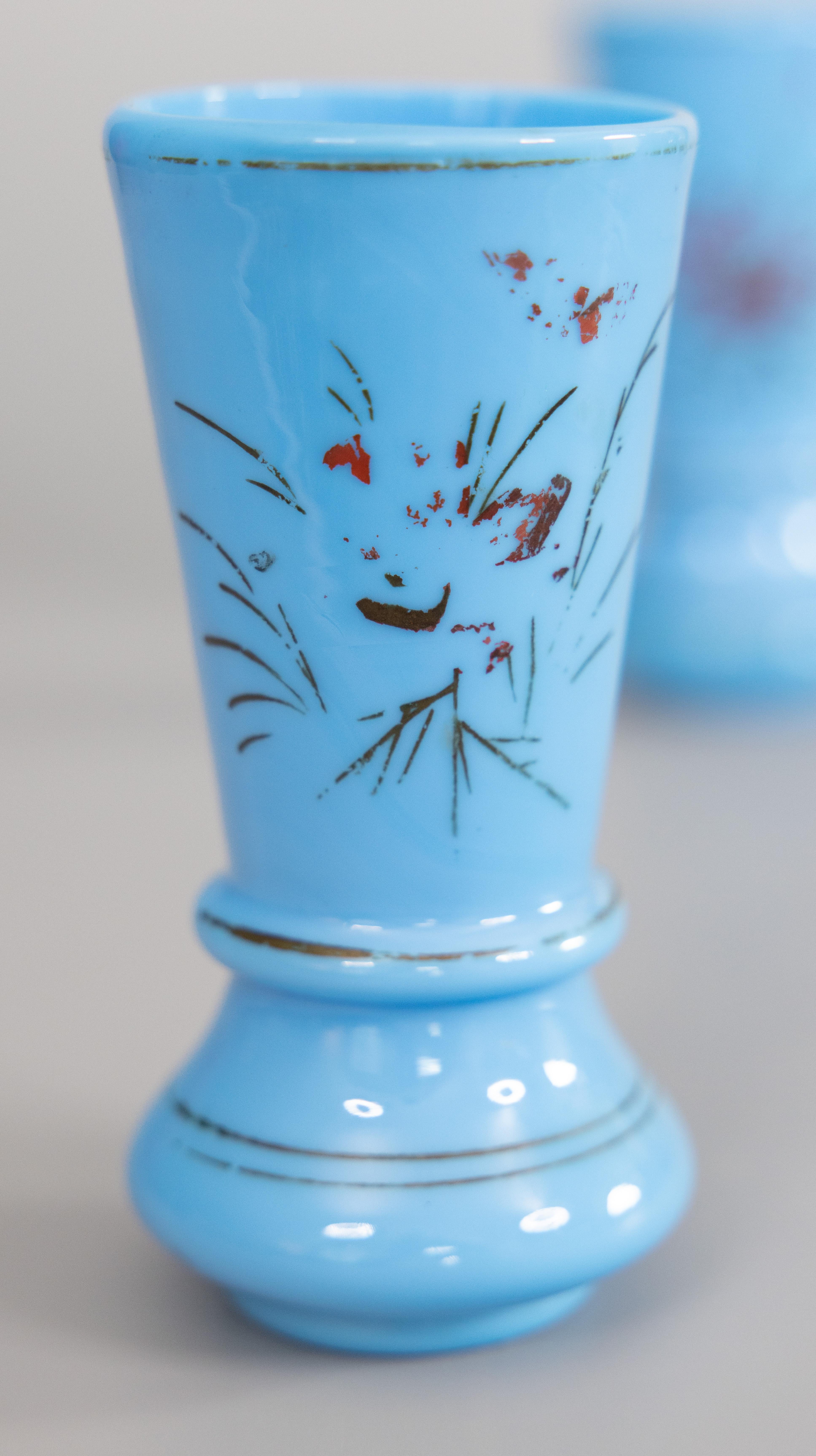 vase opaline bleu