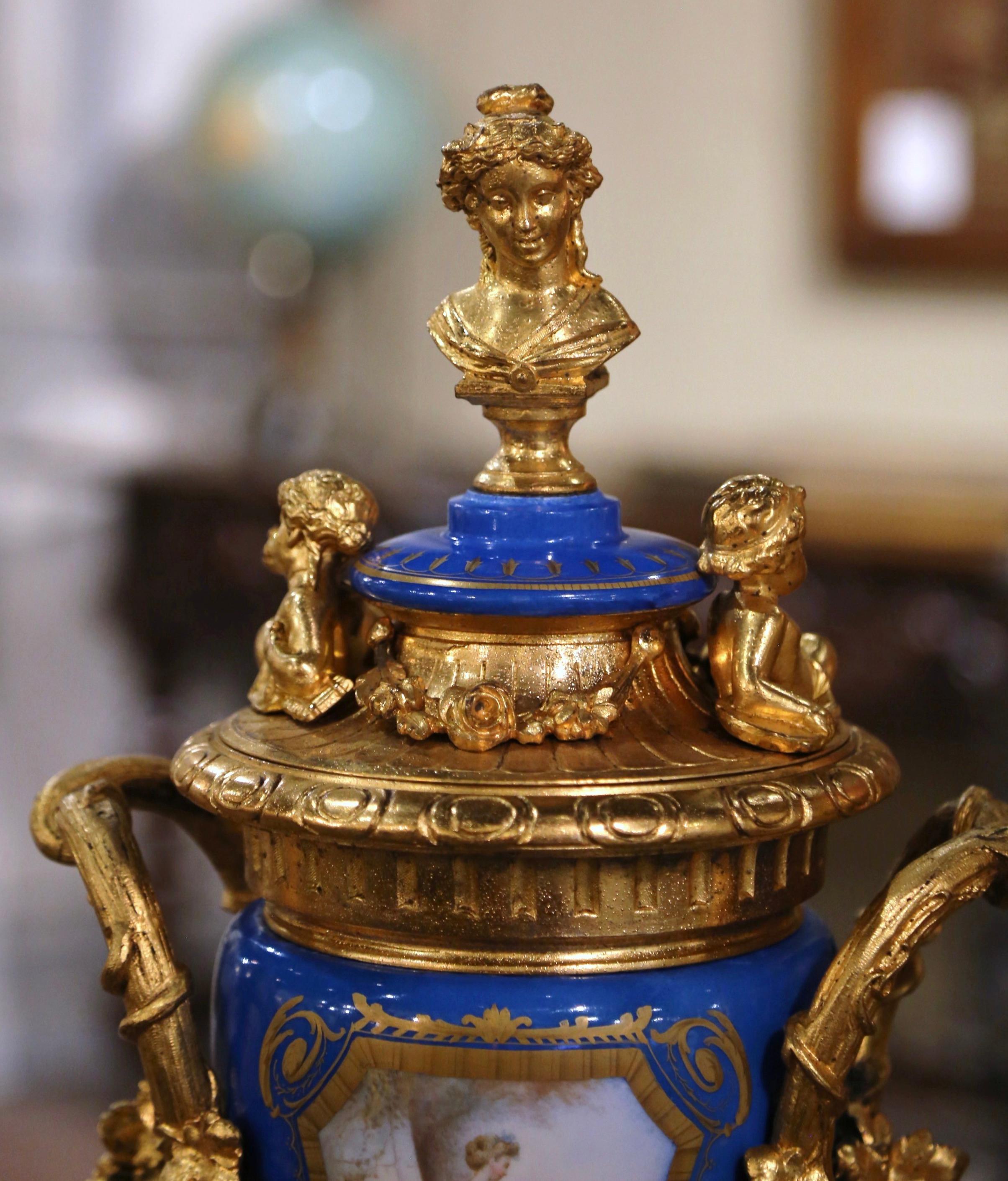 Pair of 19th Century French Blue Porcelain and Gilt Bronze Sèvres Urns Vases For Sale 5