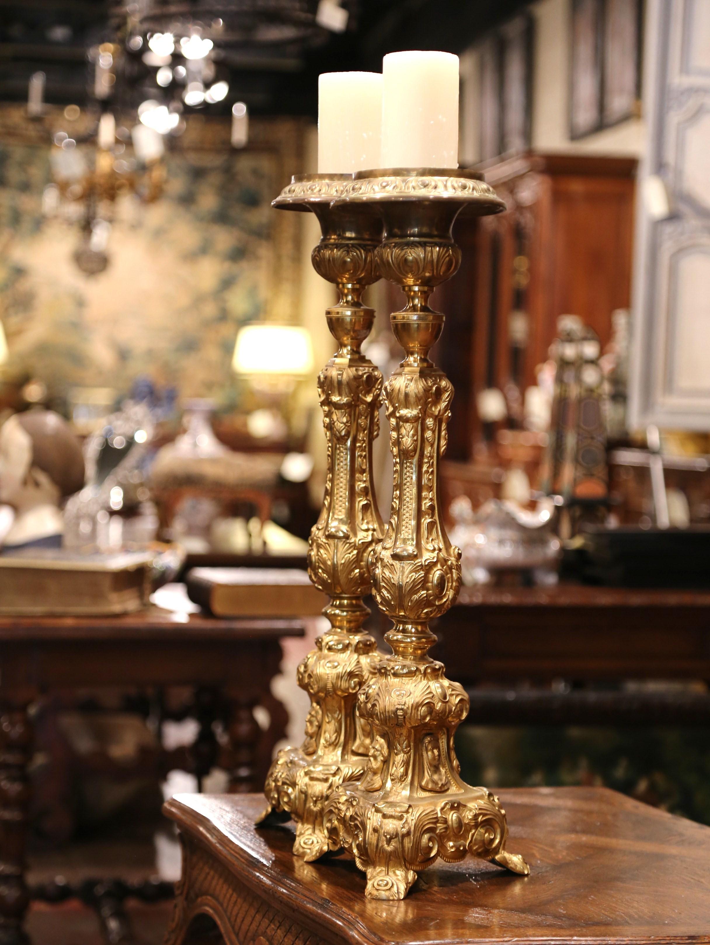 Pair of 19th Century French Brass Gilded Repousse Pic-Cierges Candleholders In Excellent Condition In Dallas, TX