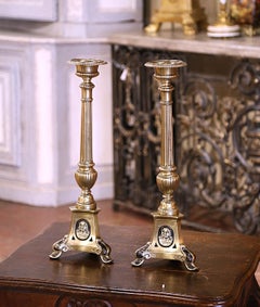 Paire de bougeoirs ou Pic-Cierges "Sainte Trinité" en laiton français du 19ème siècle