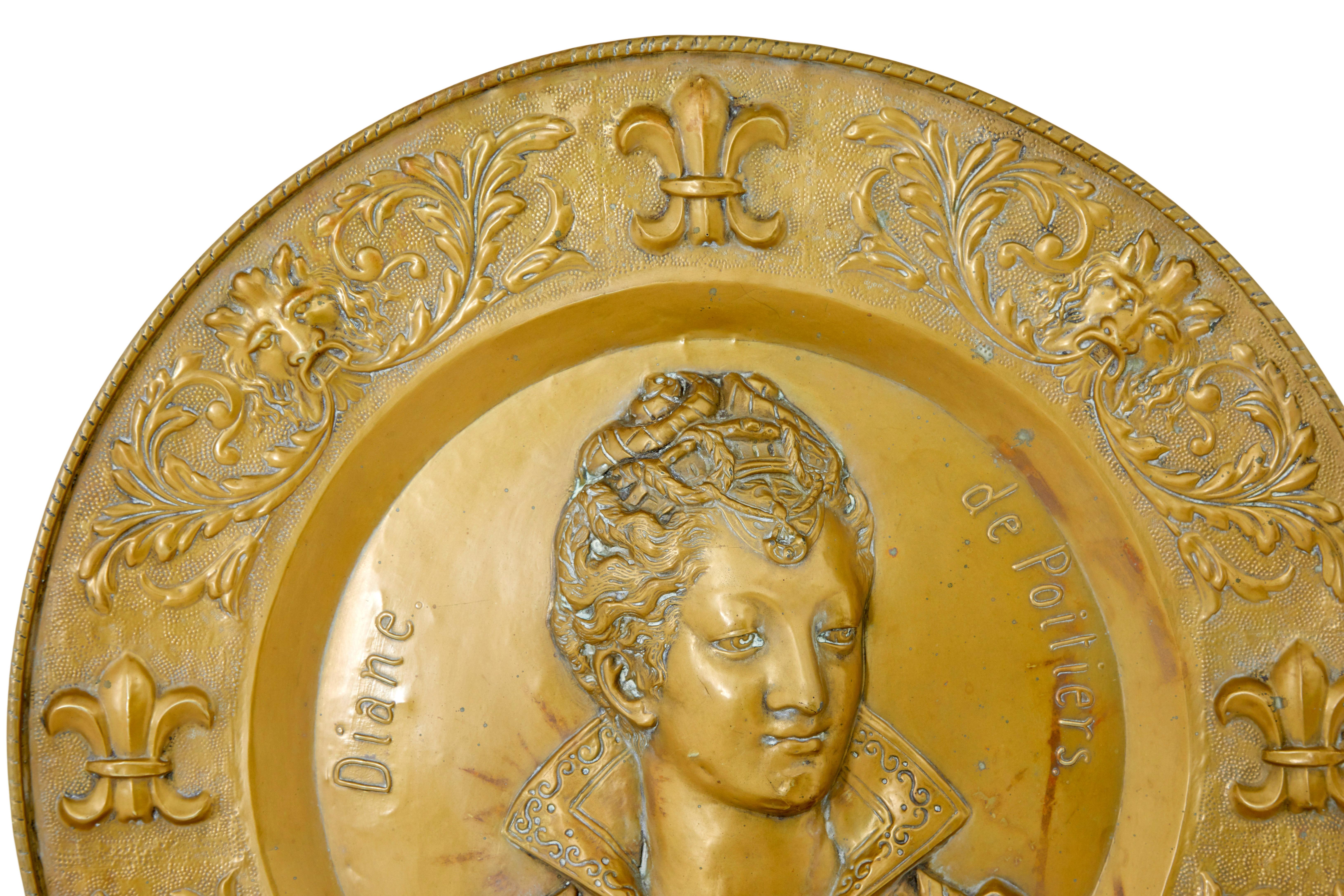 Moulage Paire d'appliques en laiton du XIXe siècle en vente