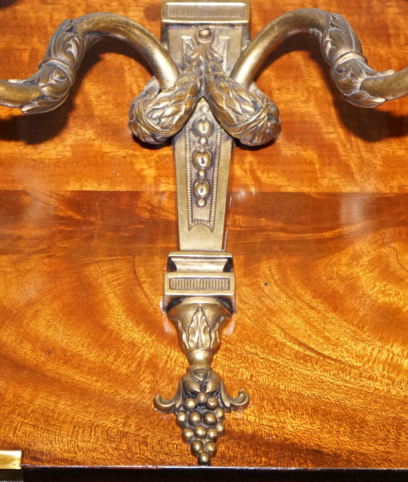 PAIR OF 19TH CENTURY FRENCH BRASS SCONCES TWO BRANCHES WALL LiGHTS For Sale 4