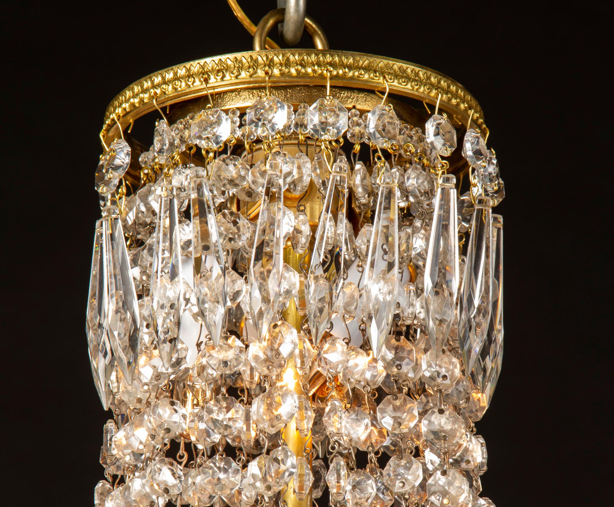 Coppia di lampadari francesi del XIX secolo in bronzo e cristallo, grande piatto in cristallo in vendita 1
