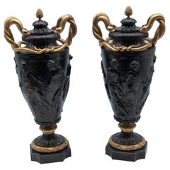 Paar französische Vasen mit Schlangengriff aus Bronze und vergoldeter Vergoldung aus dem 19. Jahrhundert