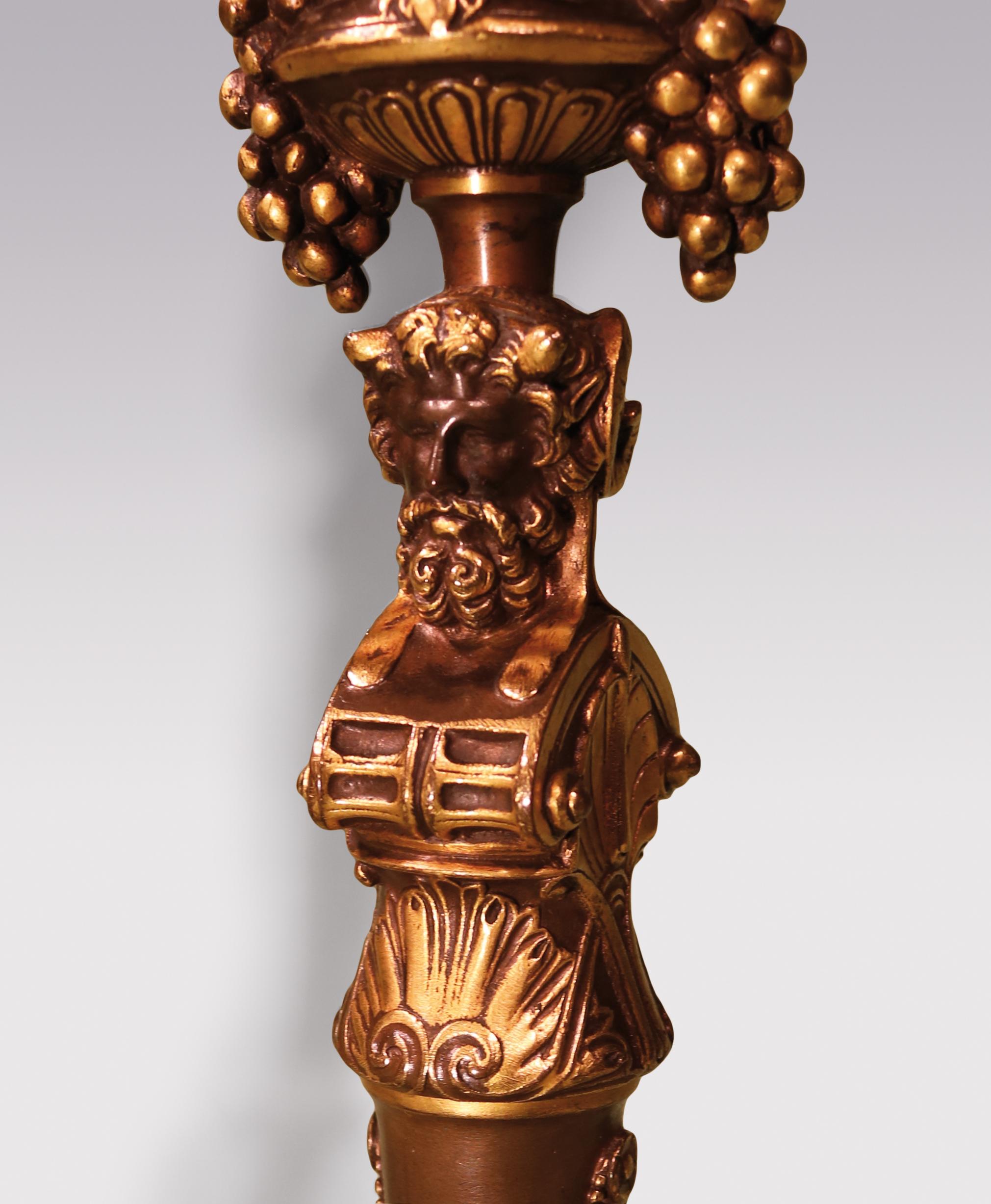 Paar französische Barbedienne-Kerzenständer aus Bronze und Goldbronze des 19. Jahrhunderts im Zustand „Gut“ im Angebot in London, GB