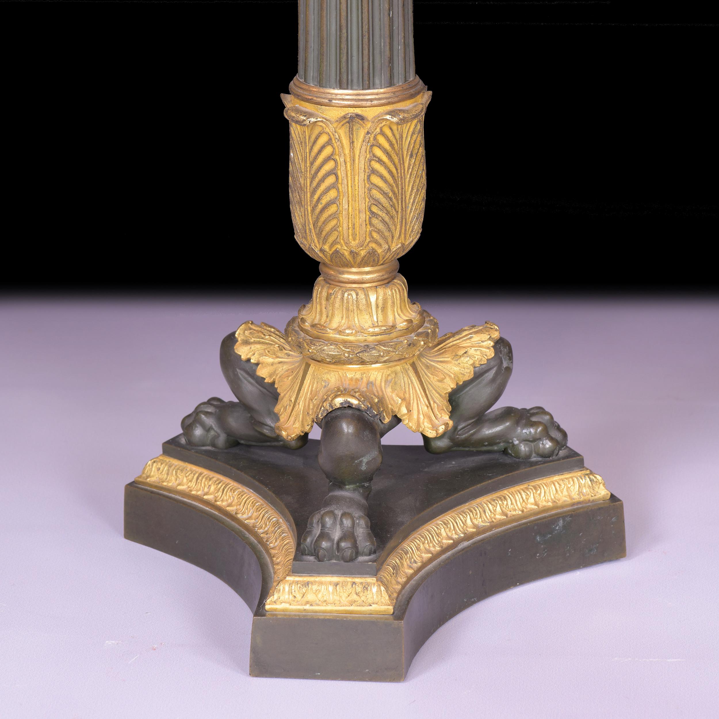 Francese Coppia di candelabri francesi del XIX secolo in bronzo e ormolu in vendita