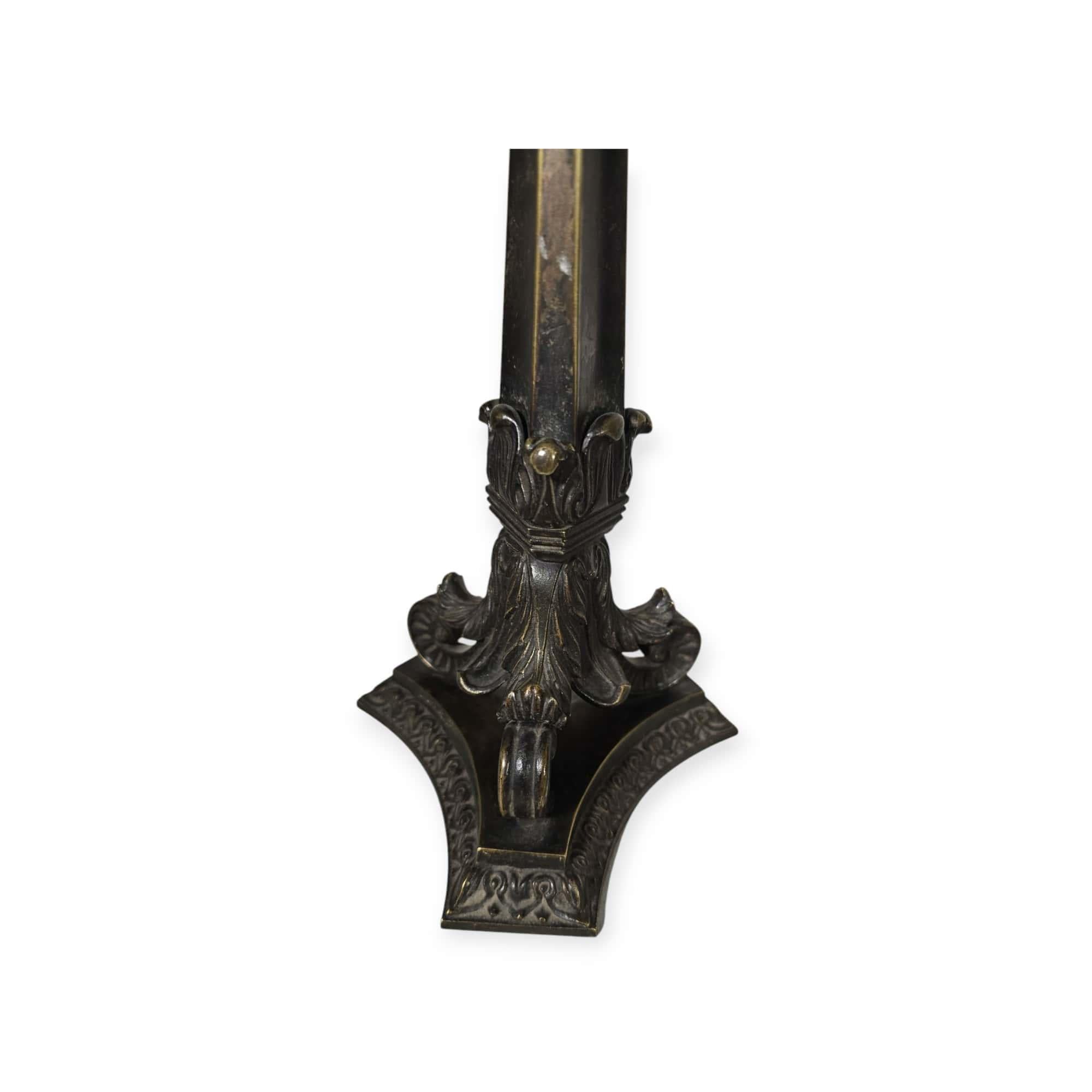 Bronzo Coppia di candelabri in bronzo francesi del XIX secolo in vendita