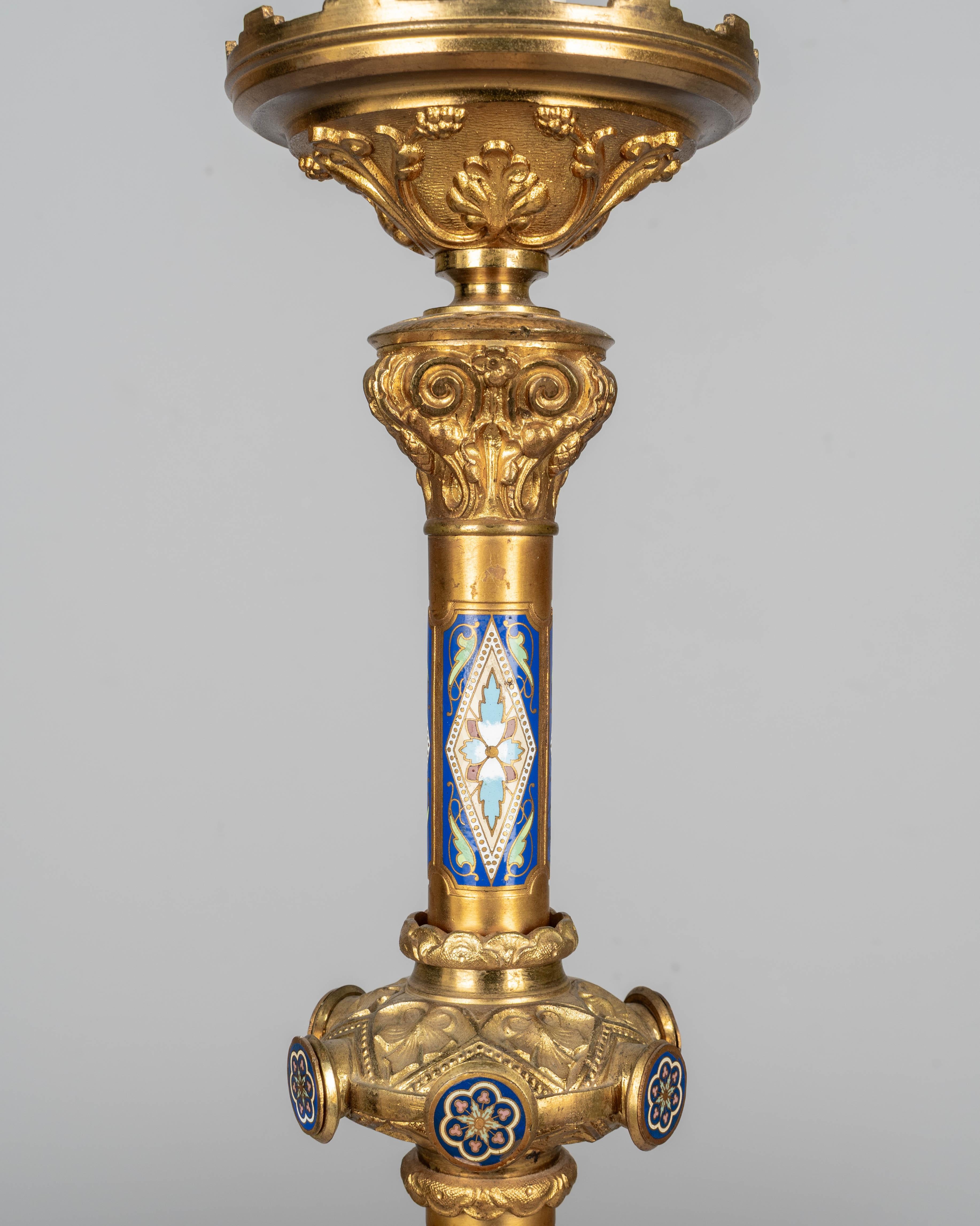 Coppia di lampade a candeliere in bronzo francesi del XIX secolo in vendita 3