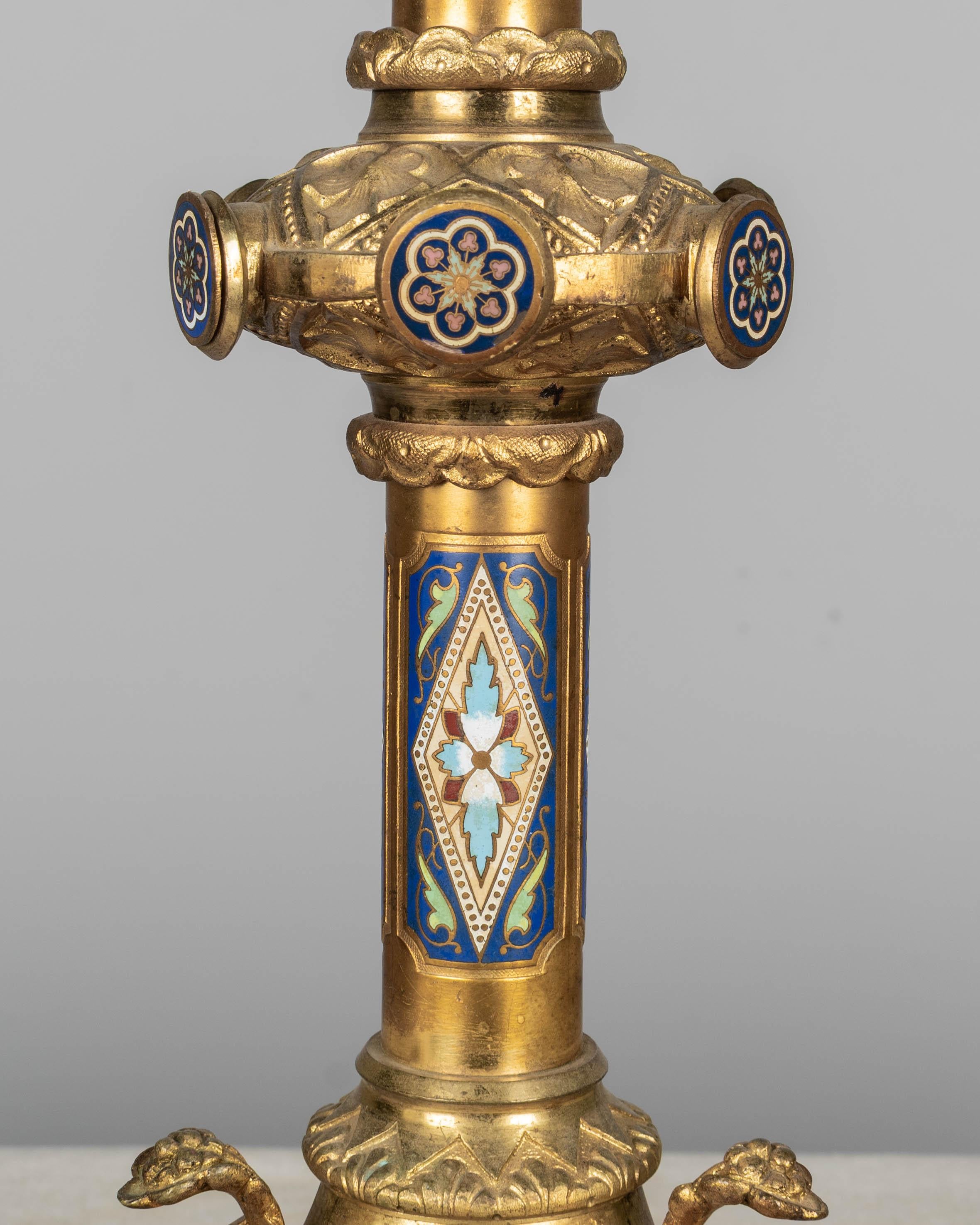 Coppia di lampade a candeliere in bronzo francesi del XIX secolo in vendita 4