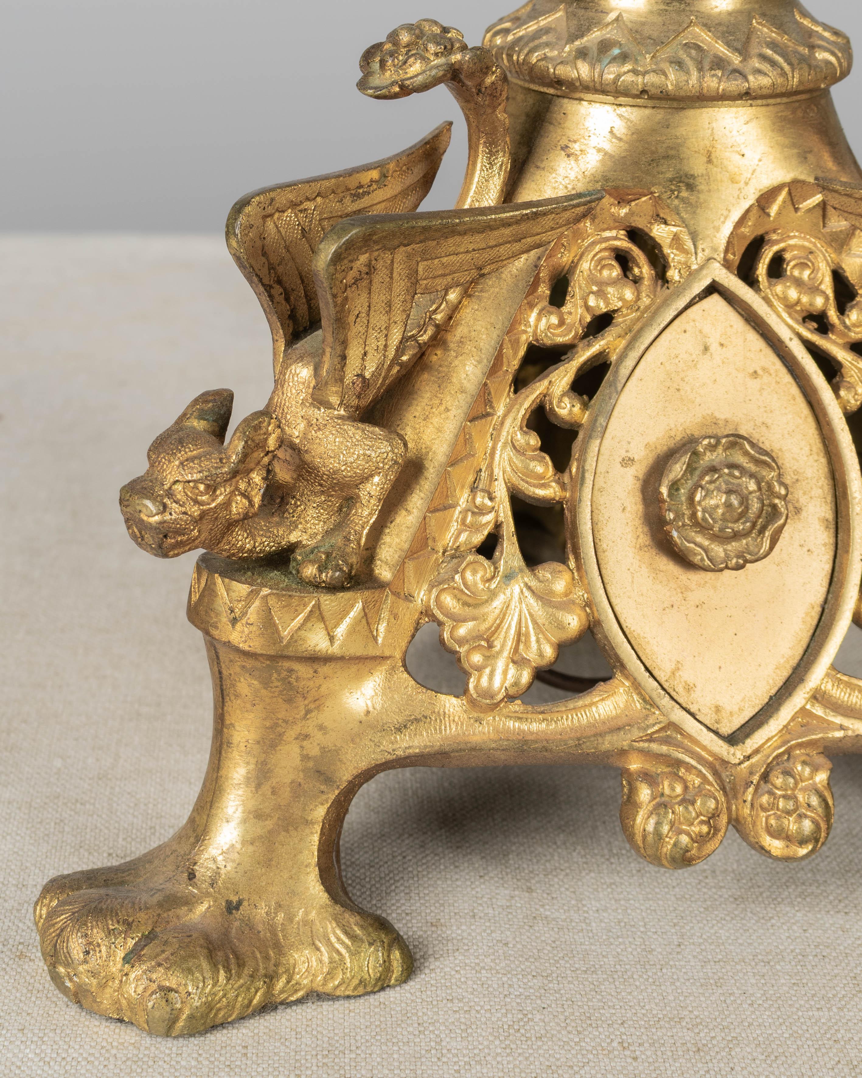 Coppia di lampade a candeliere in bronzo francesi del XIX secolo in vendita 5