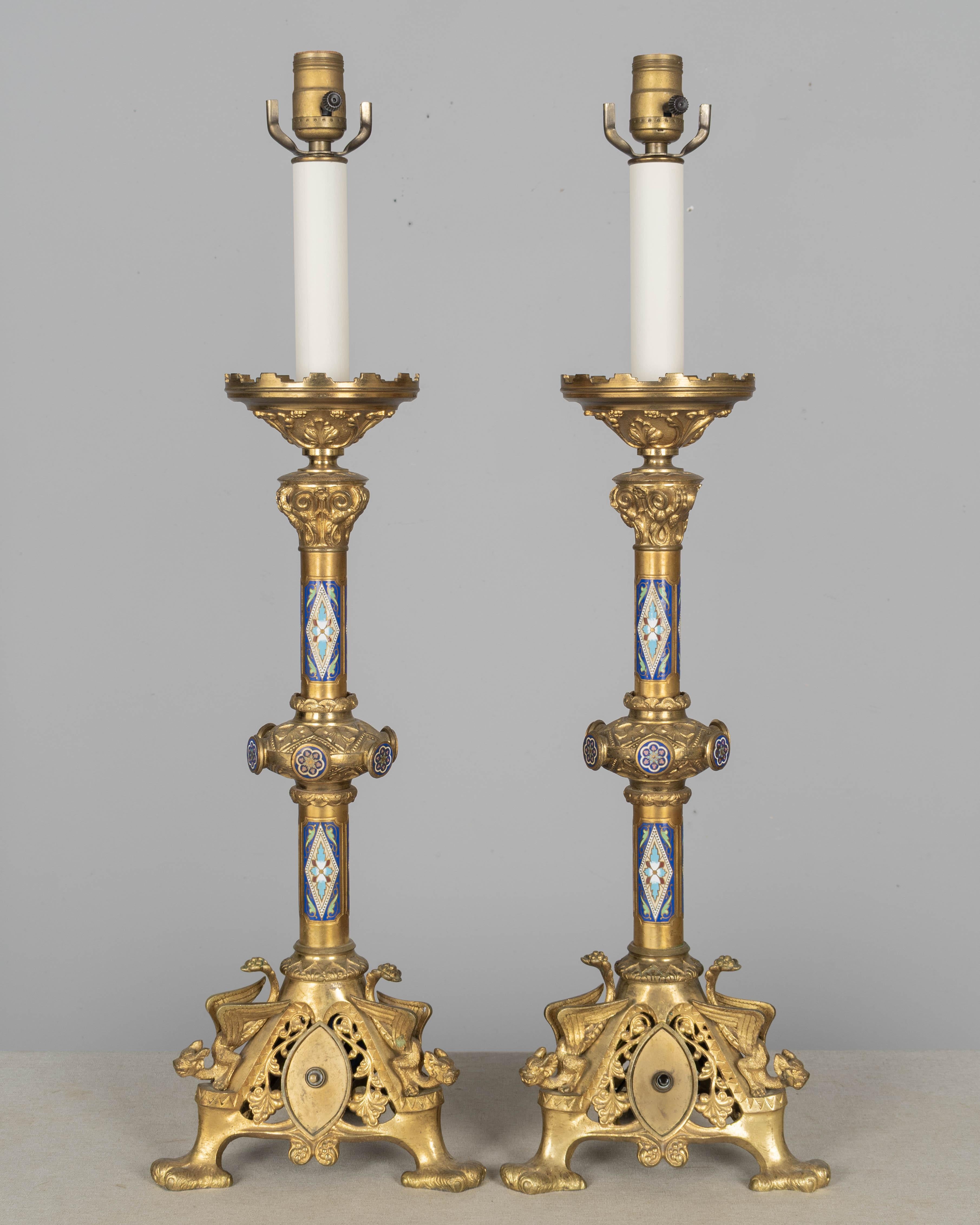 Francese Coppia di lampade a candeliere in bronzo francesi del XIX secolo in vendita