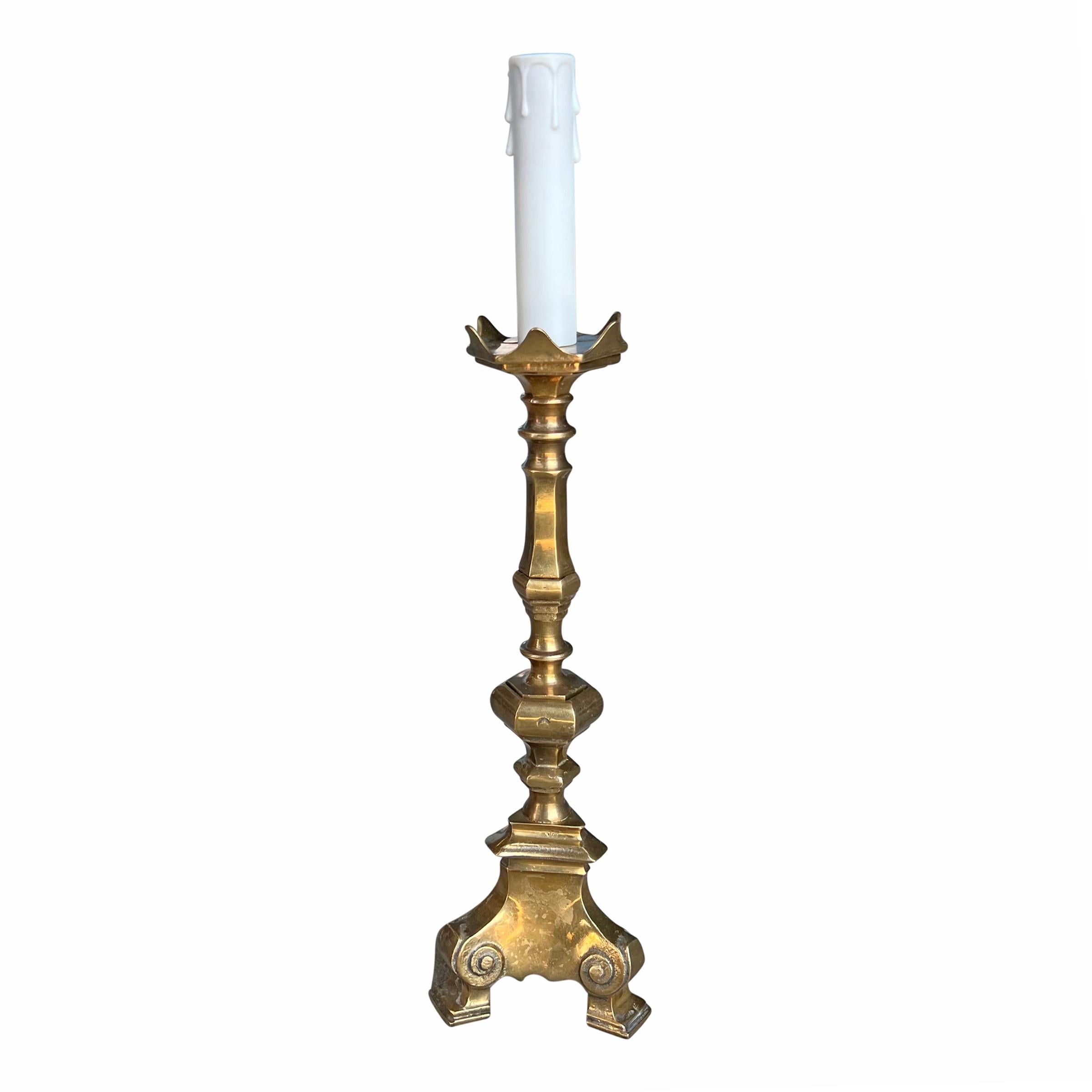 Bronze Paire de chandeliers en bronze français du XIXe siècle en vente