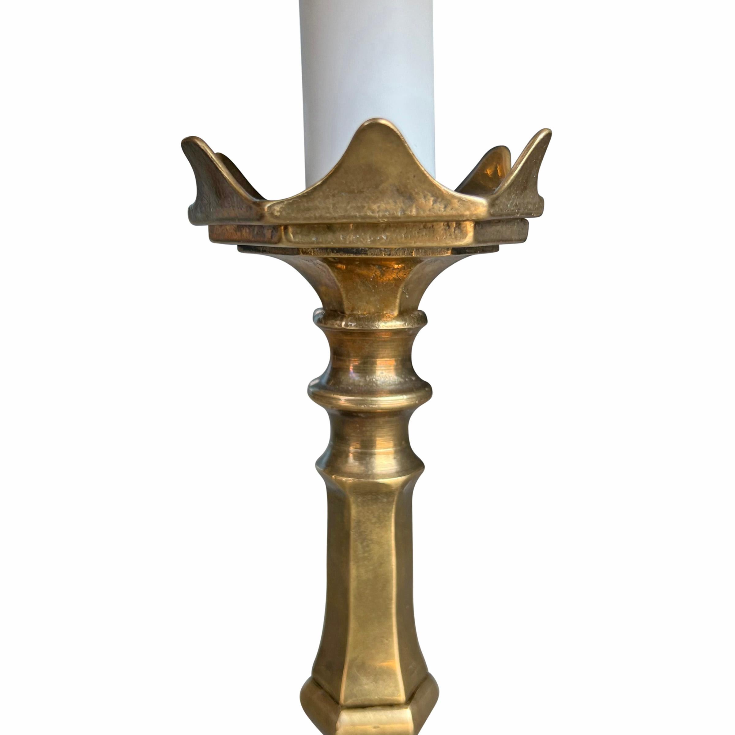 Paire de chandeliers en bronze français du XIXe siècle en vente 1