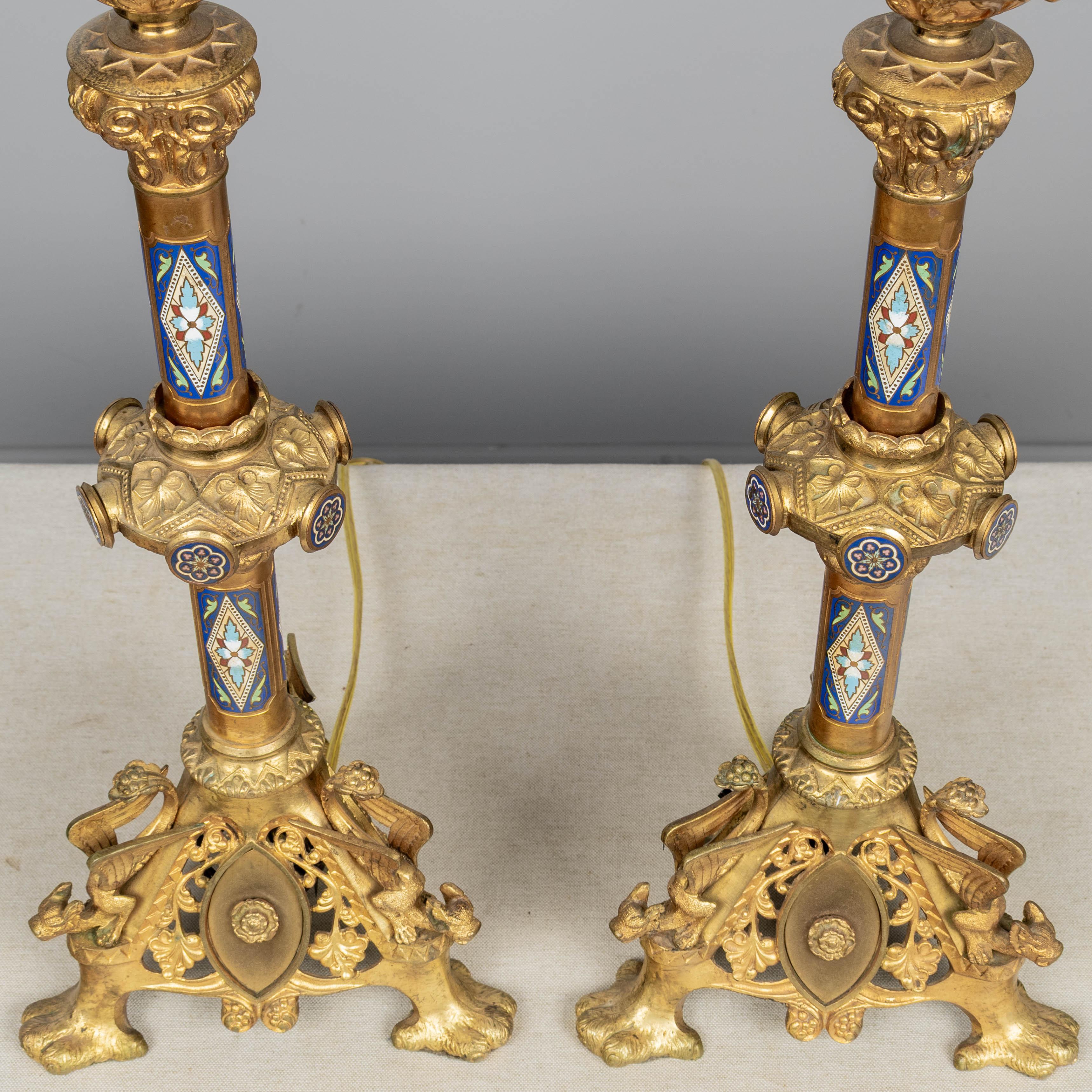 Coppia di lampade a candeliere in bronzo francesi del XIX secolo in vendita 1