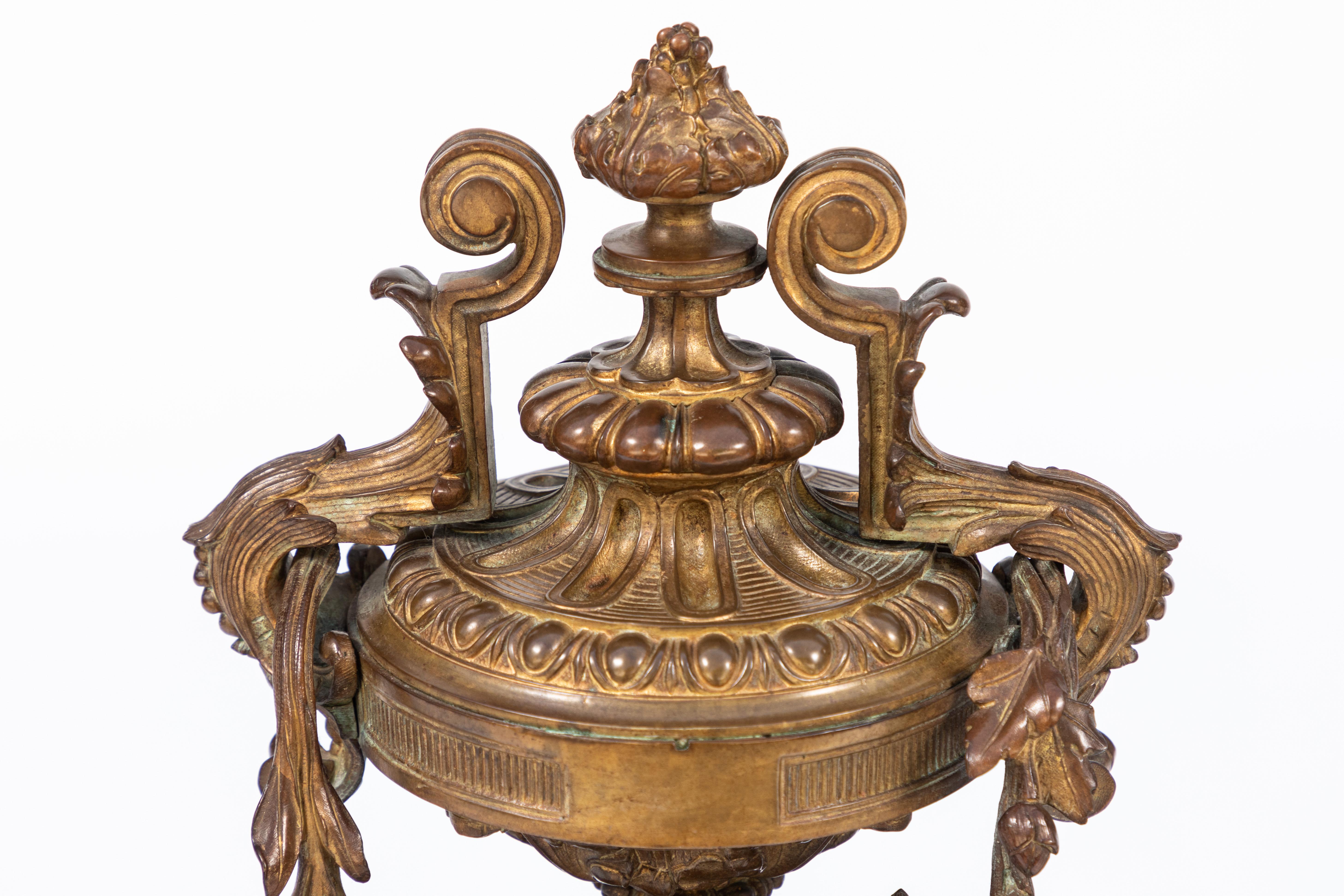 Fait main Paire de Chenets en bronze français du 19ème siècle en vente