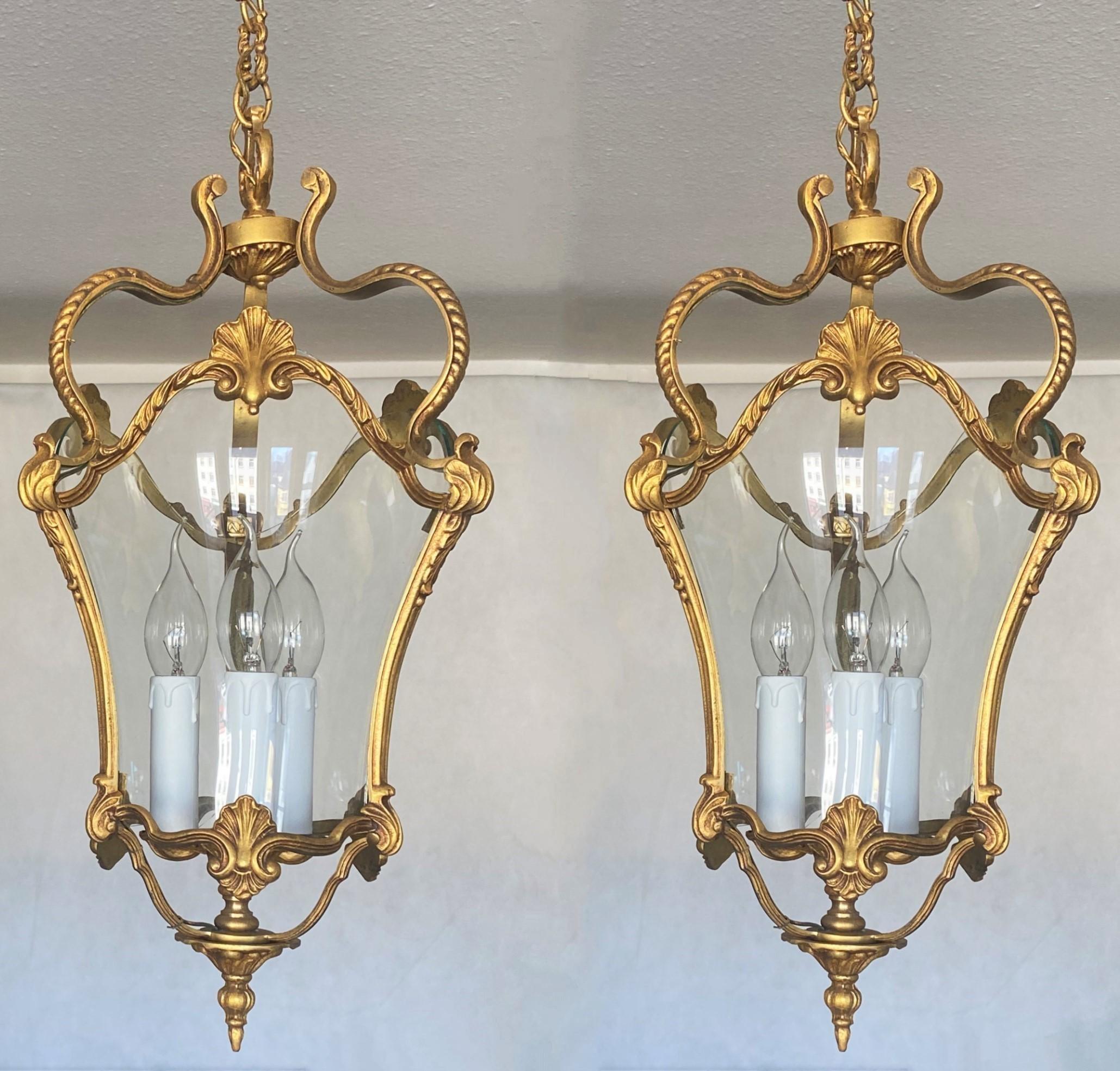 20th Century Pair of  French Art Deco Arched Crystal Gilt Bronze Three-Light Lanterns