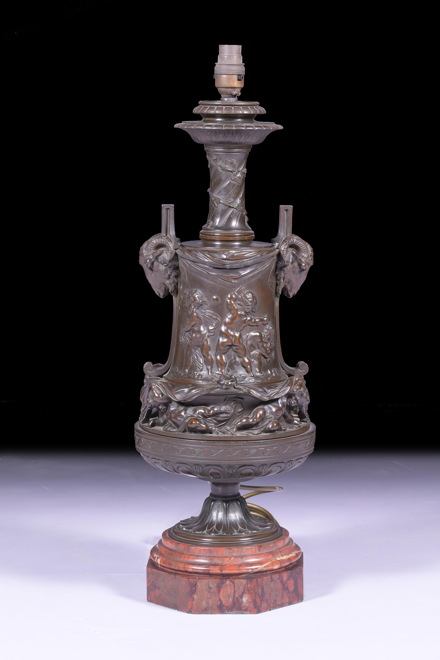 Paar französische Lampen aus Bronze und Marmor aus dem 19. Jahrhundert (Neoklassisch) im Angebot